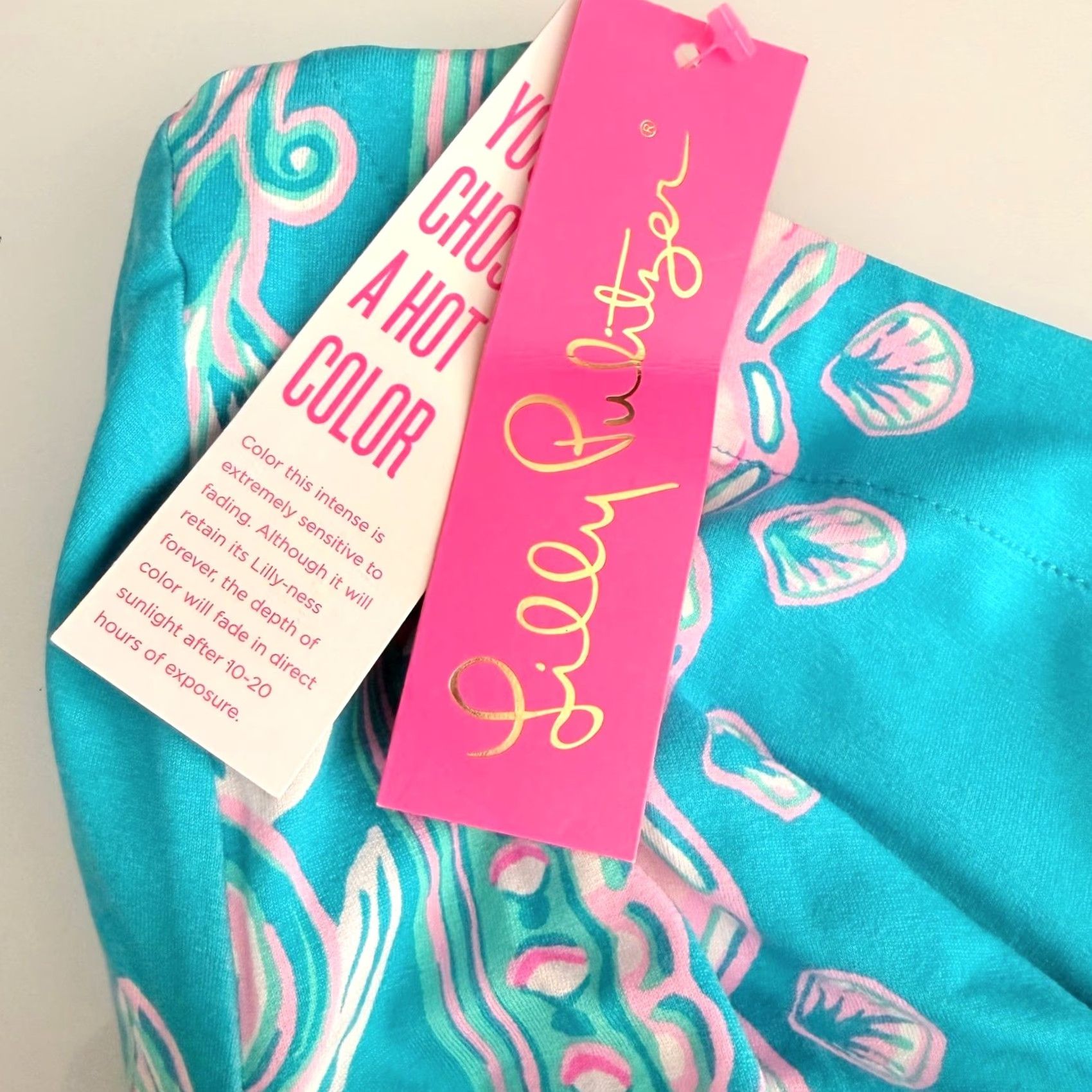 Lilly Pulitzer VINTAGE Lilly Pulitzer S Tana T Shirt Dress Vibrant Seashell Knit Coastal Retired Size XS / US 0-2 / IT 36-38 - 7 Thumbnail