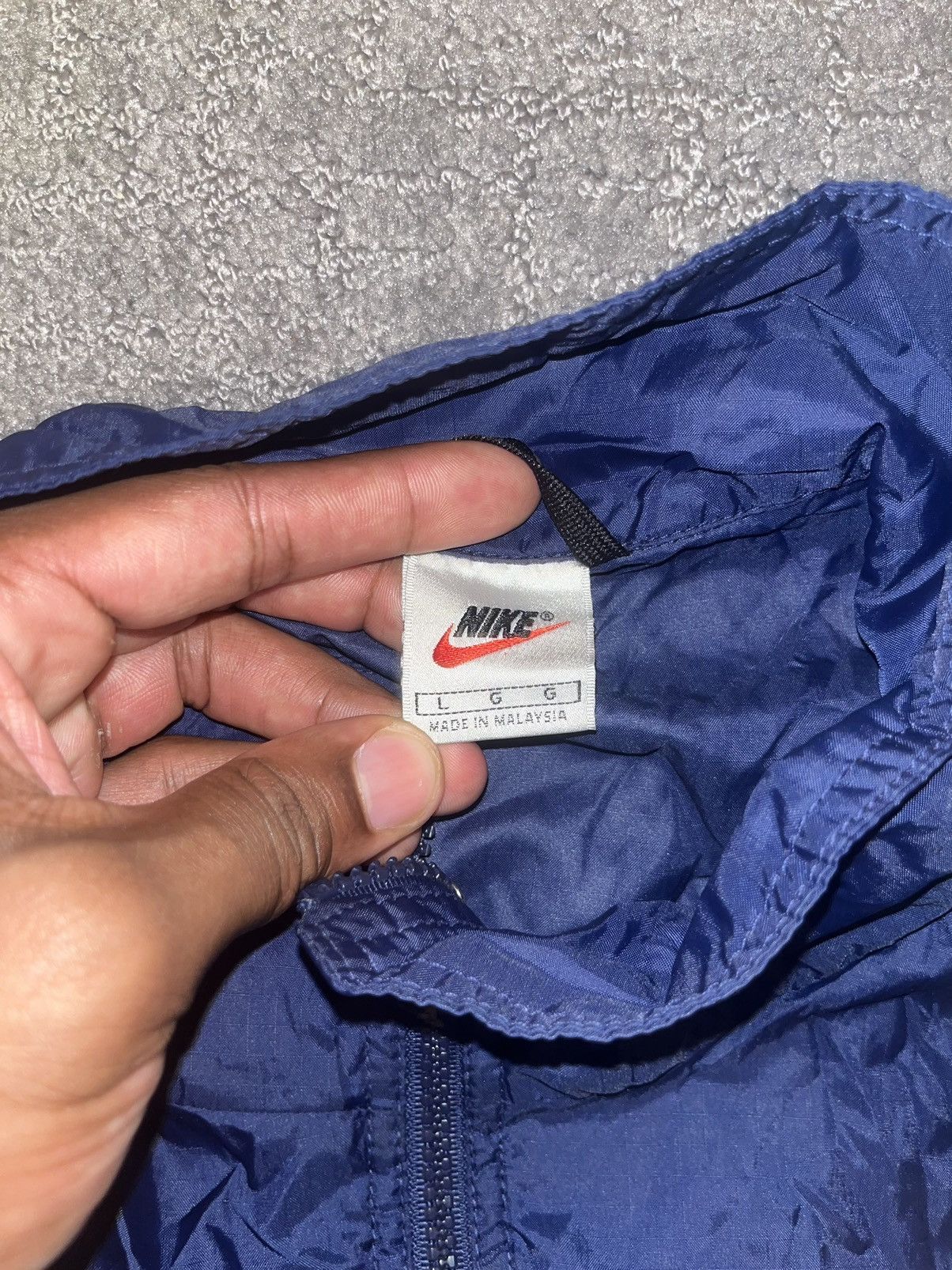 Nike × Vintage Nike 90s Vintage Navy Green Big Logo Windbreaker Jacket Size US L / EU 52-54 / 3 - 7 Thumbnail