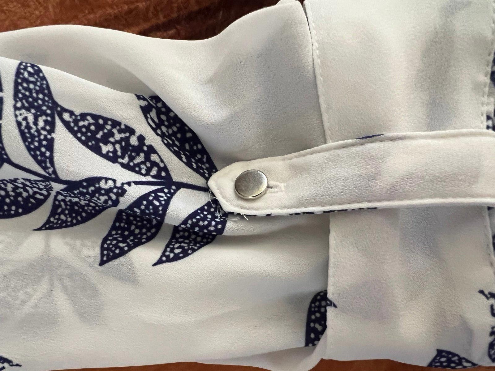 Apt. 9 Apt.9 Plus size Blue and white leaf print button down shirt Size XL / US 12-14 / IT 48-50 - 6 Thumbnail