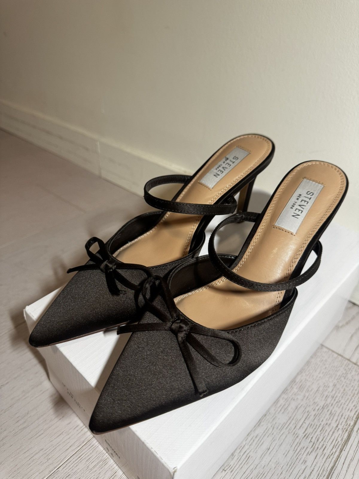 Other Steve New York Brown Satin Mule/Kitten Heel Size US 6.5 / IT 36.5 - 1 Thumbnail