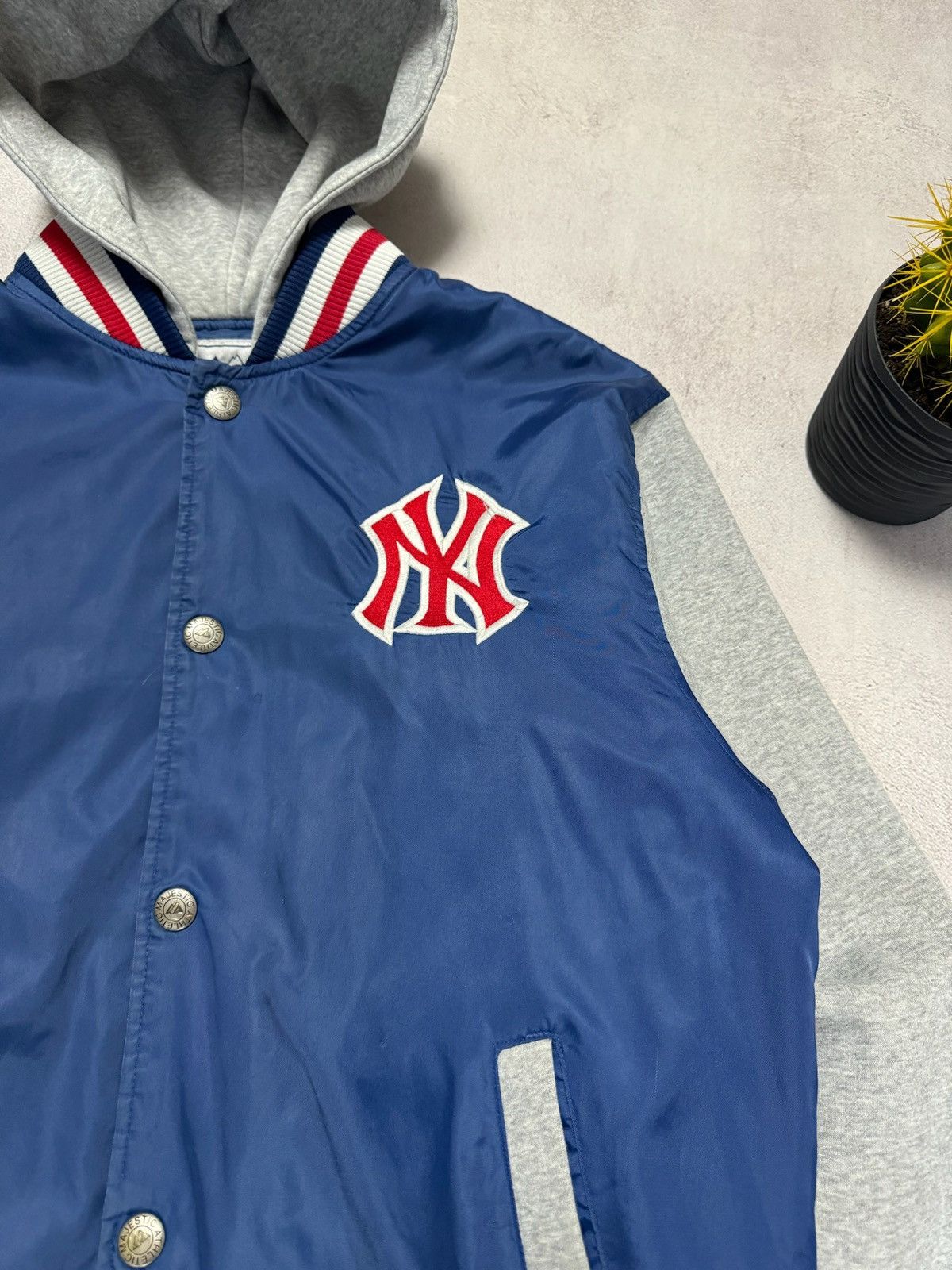 Majestic × New York Yankees Vintage New York Yankees Bomber Jacket Baggy Majestic 90s Size US M / EU 48-50 / 2 - 4 Thumbnail