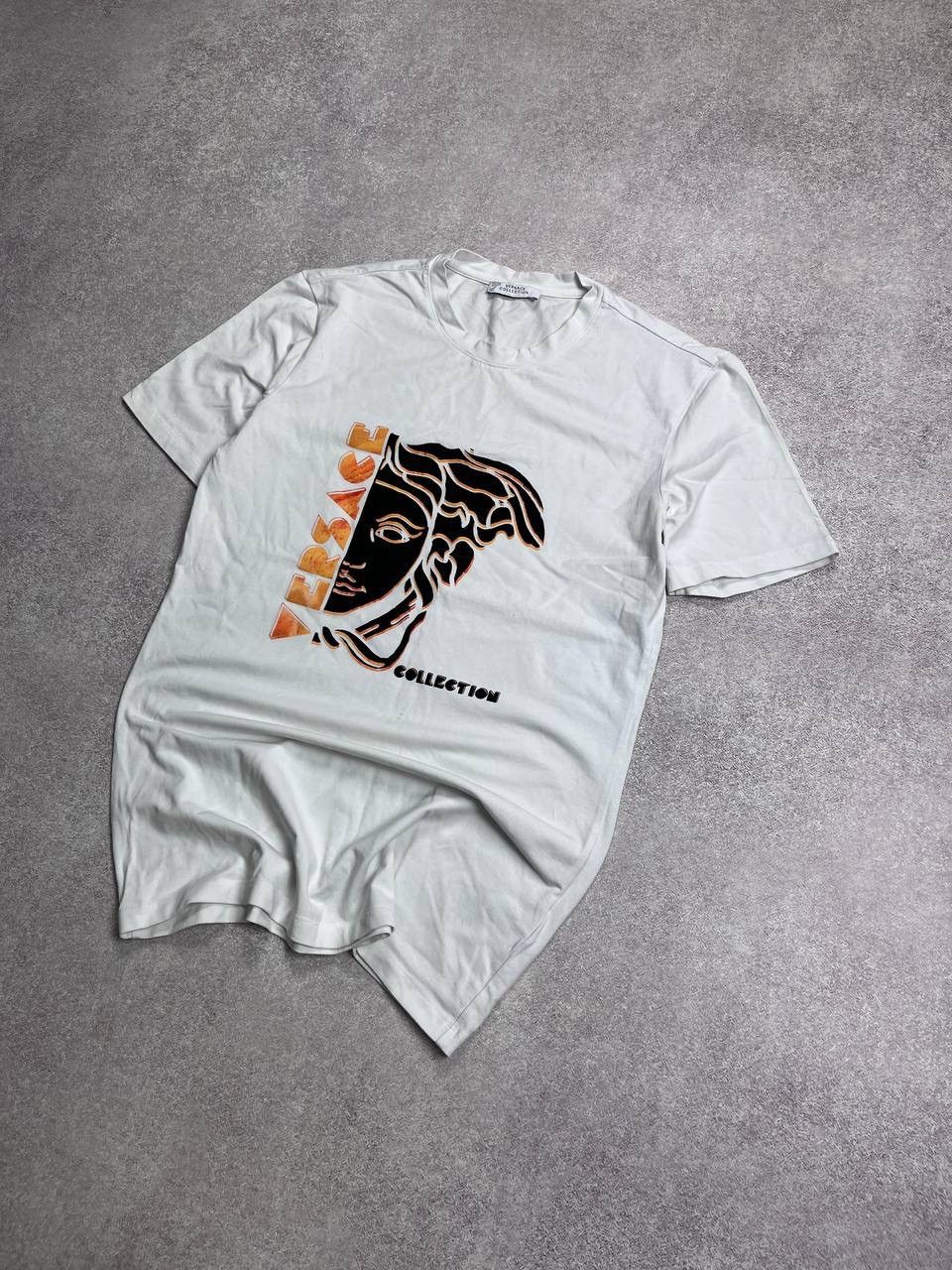 Vintage Vintage Versace Medusa Head Graphic T-shirt S Size US S / EU 44-46 / 1 - 2 Thumbnail