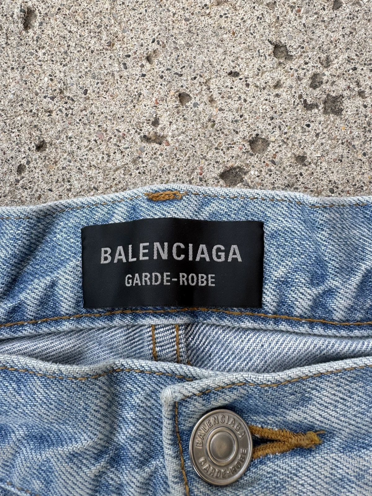 Balenciaga Balenciaga Light Wash Jeans Size US 30 / EU 46 - 3 Thumbnail