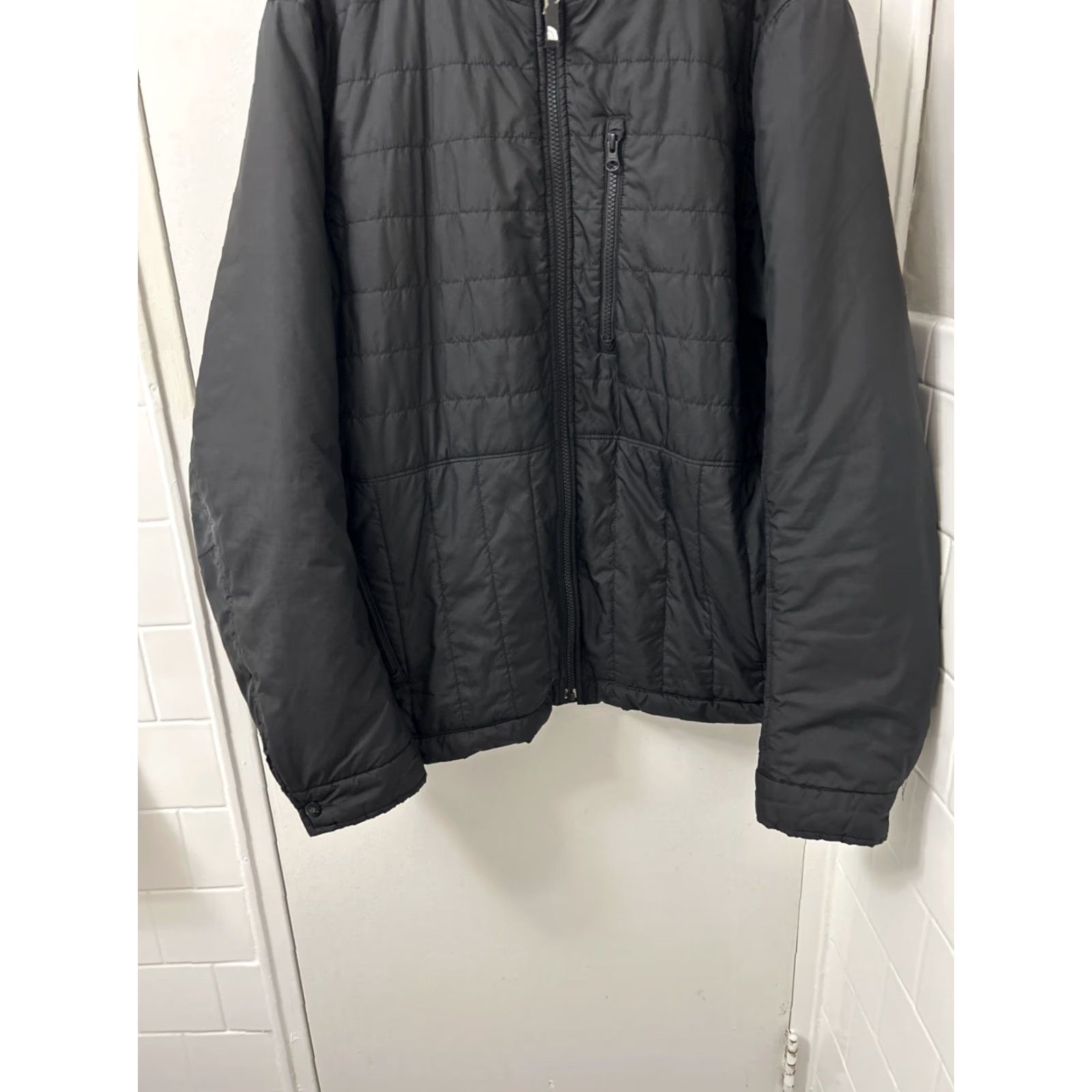 The North Face VINTAGE? No. The North Face Puffer Jacket Mens L Black Quilted Insulated Bomber Full Zip YKK Jacket Size US L / EU 52-54 / 3 - 3 Thumbnail