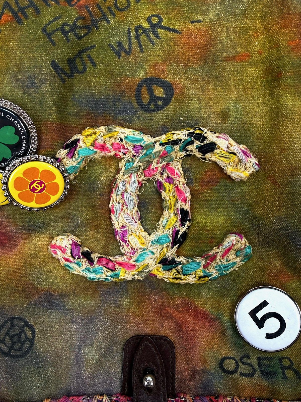 Chanel SS15 Chanel Graffiti ‘On The Pavements’ Canvas Crossbody Flap Messenger Bag Size ONE SIZE - 2 Thumbnail