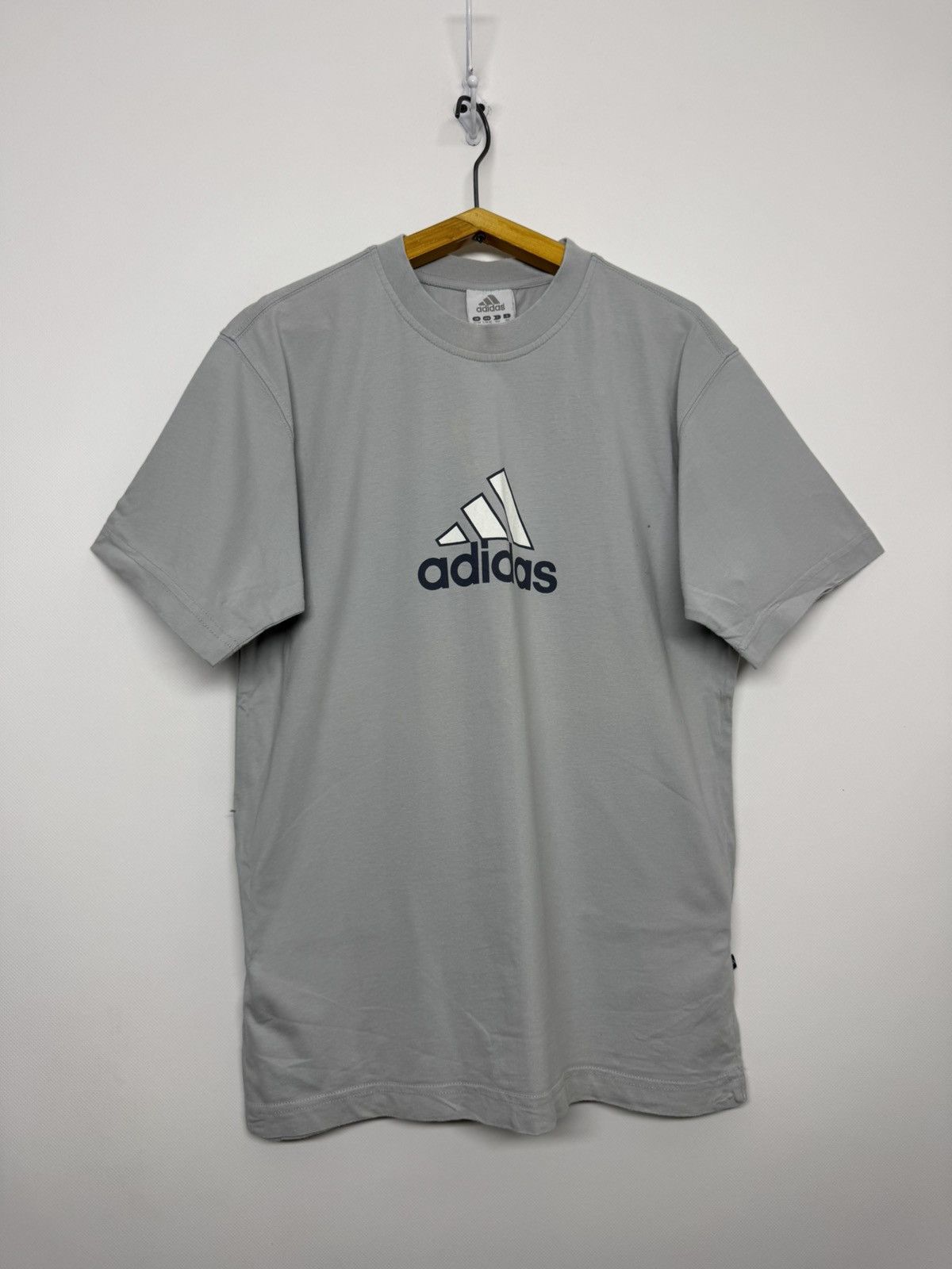 Adidas Vintage Adidas Big Logo T-Shirt 90’s Size US S / EU 44-46 / 1 - 4 Thumbnail