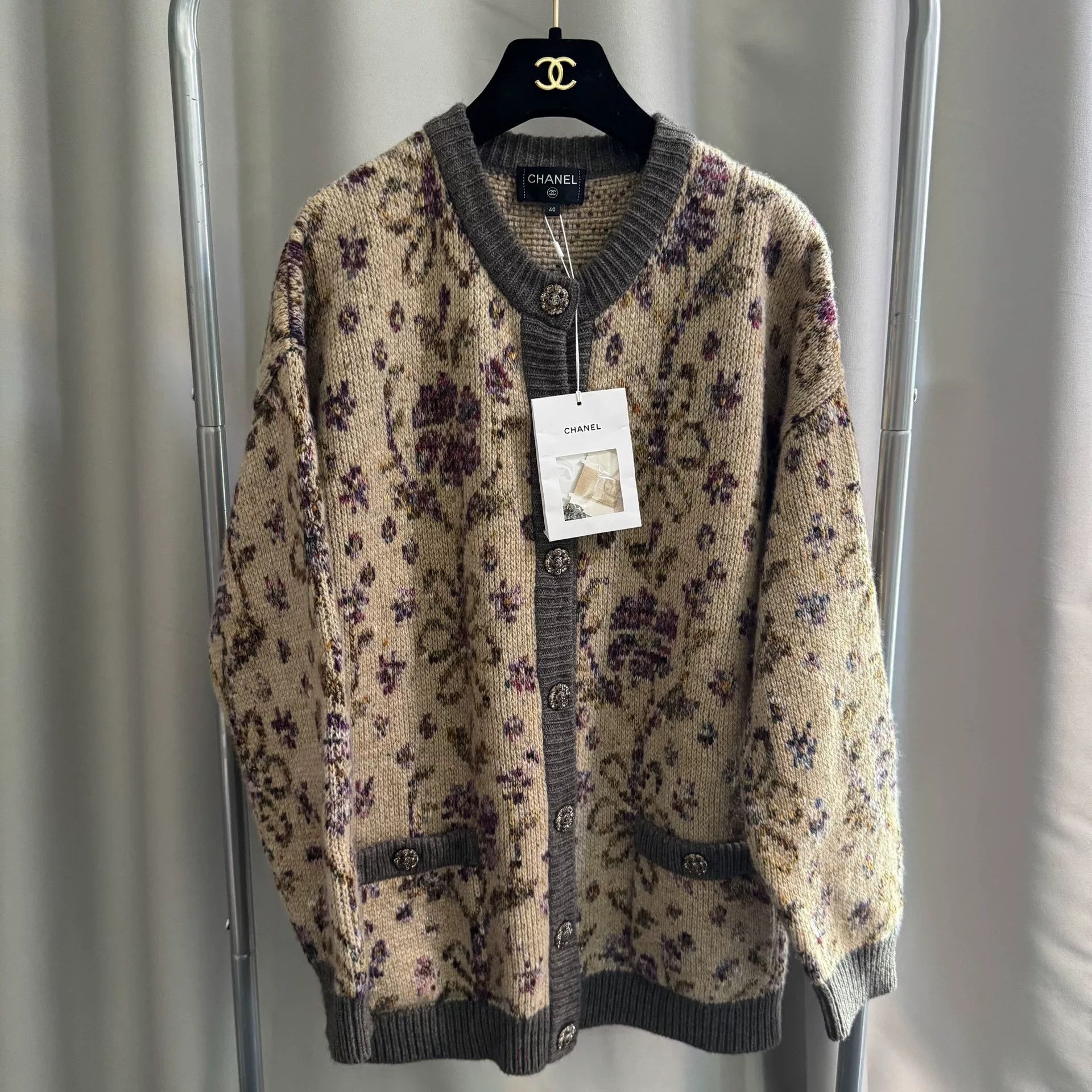 chanel 22k khaki floral knit cardigan - threedaughtersproperties.com
