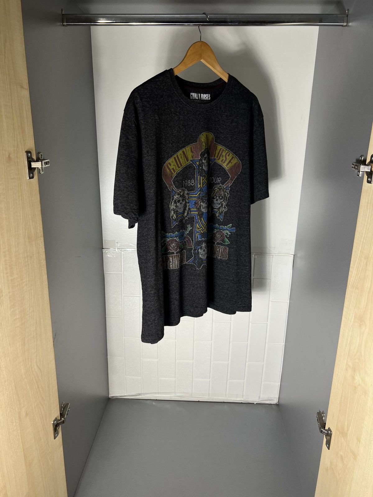 Band Tees VINTAGE GUNS N ROSES WORLD TOUR ROCK T-SHIRT METAL Y2K 90s Size US XXL / EU 58 / 5 - 5 Thumbnail