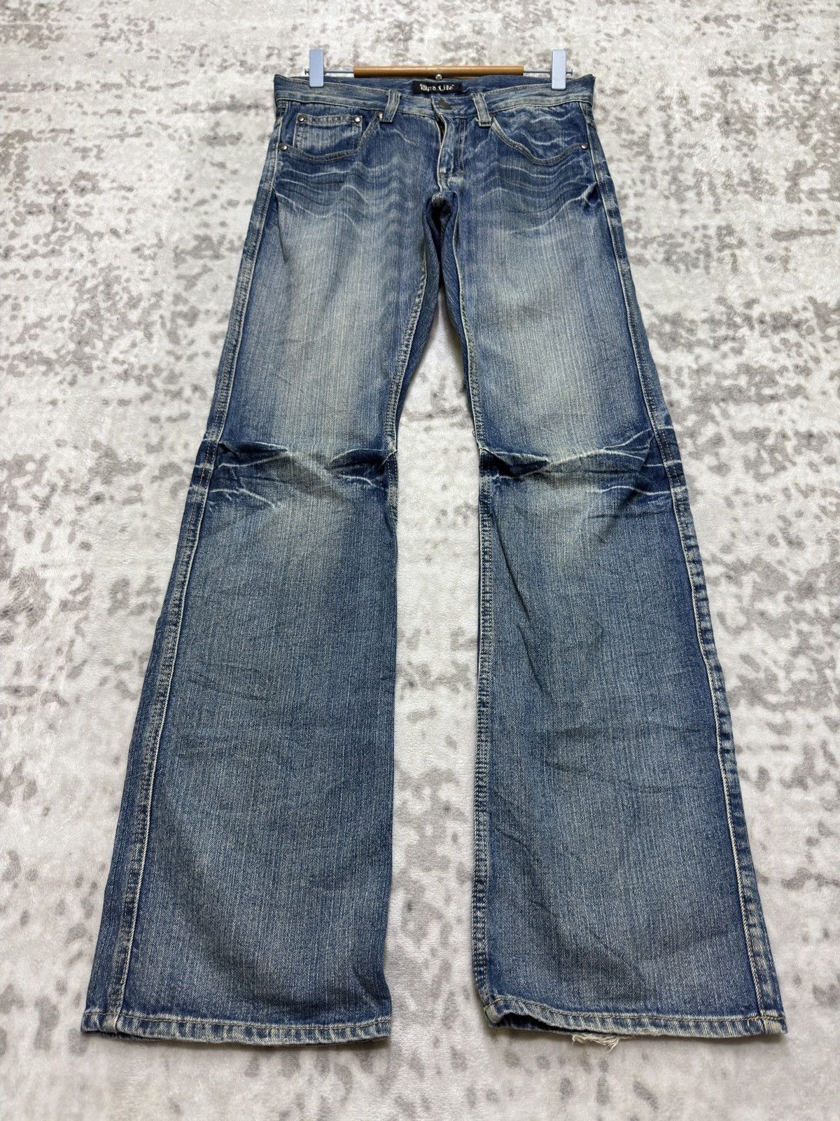 Vintage Vintage Wild Life Angel Wing Flared Y2K Denim Jeans Size US 29 - 2 Thumbnail