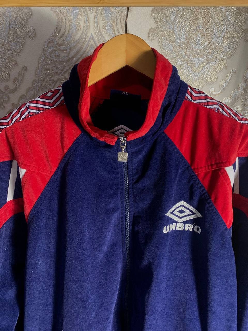 Umbro × Vintage VERY RARE UMBRO VELOURS FC MANCHESTER UNITED LIGHT JACKET Size US XL / EU 56 / 4 - 2 Thumbnail