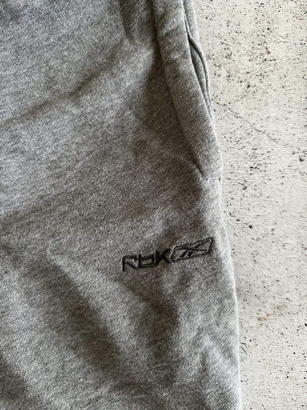 Reebok Vintage Reebok Gray Baggy Sweatpants Size M Size US 32 / EU 48 - 4 Thumbnail