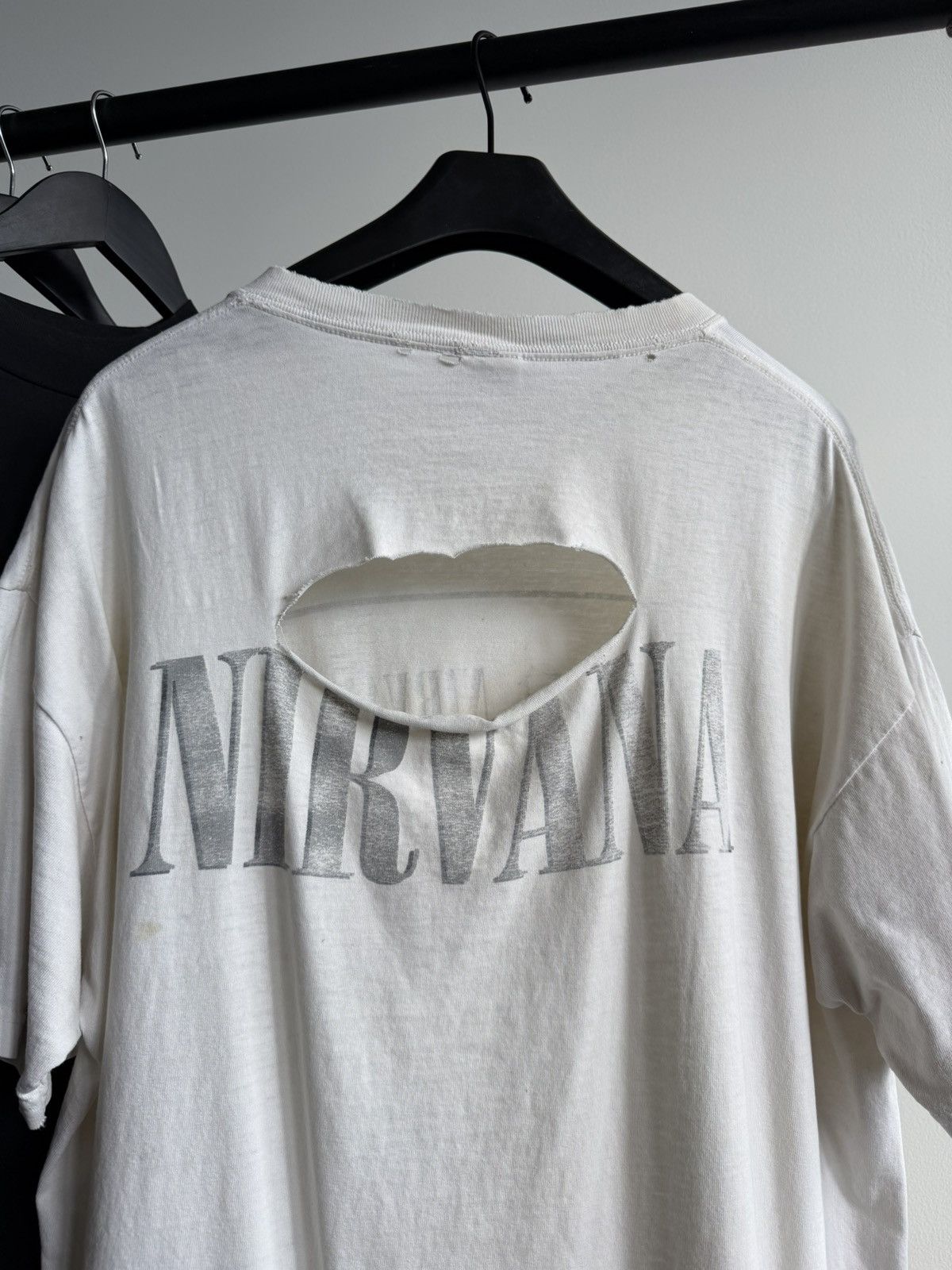 Band Tees Thrashed 90s Distressed Faded Nirvana Erd Grunge Band Tee Size US XL / EU 56 / 4 - 5 Thumbnail