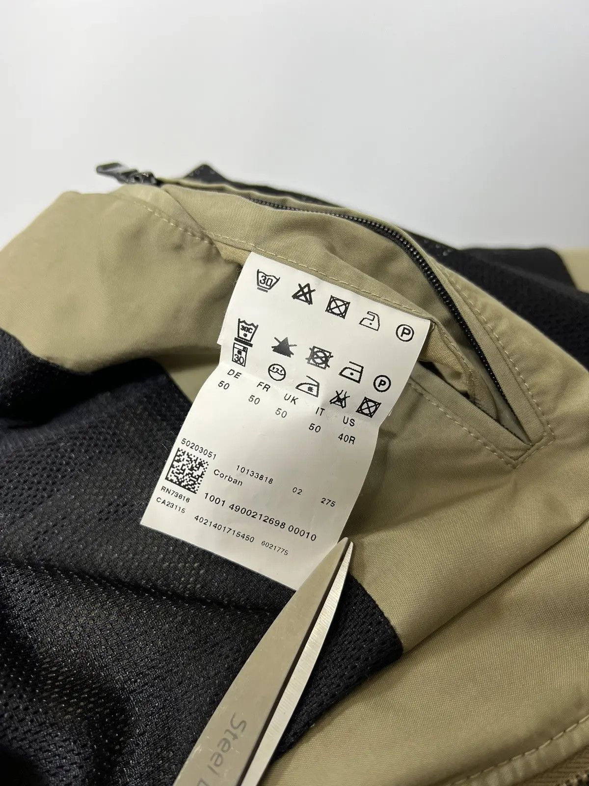 Designer × Hugo Boss Hugo Boss men’s light coat Size US M / EU 48-50 / 2 - 9 Thumbnail
