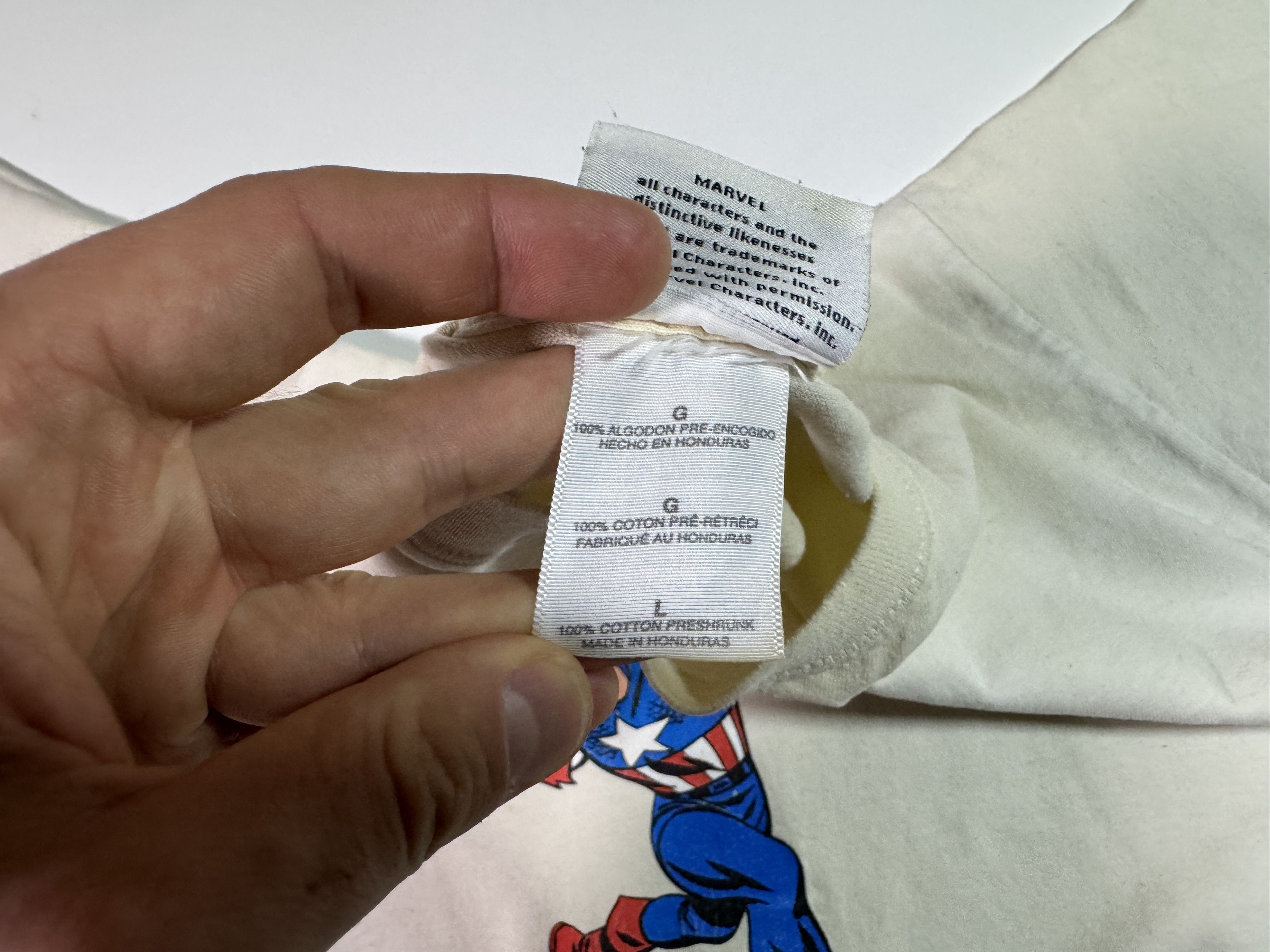 Marvel Comics Vintage 2002 Captain America Marvel T-shirt Size US L / EU 52-54 / 3 - 9 Thumbnail