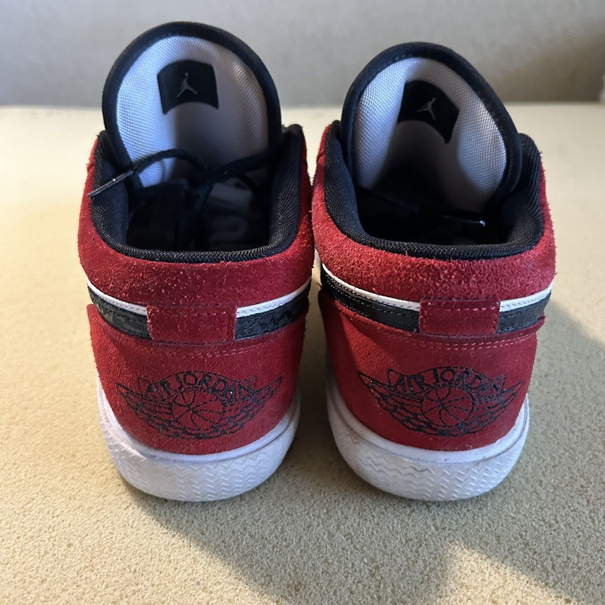 Jordan Brand Nike Air Jordan 1 Low Retro V.1 Chicago Men's 9.5 Red White Size US 9.5 / EU 42-43 - 4 Thumbnail