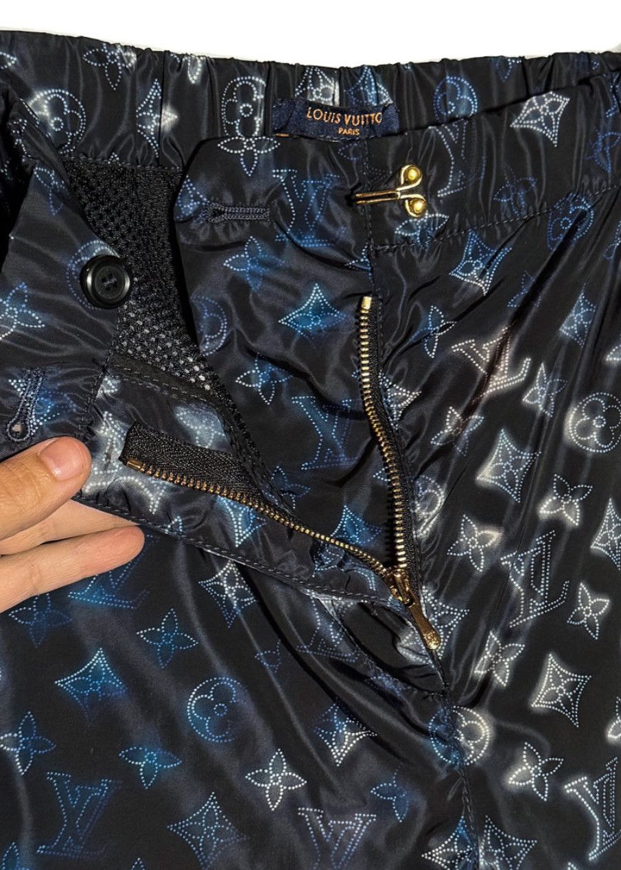 Louis Vuitton Louis Vuitton Blue Mahina Monogram Nylon Jogger Pants Size 27" / US 4 / IT 40 - 3 Thumbnail