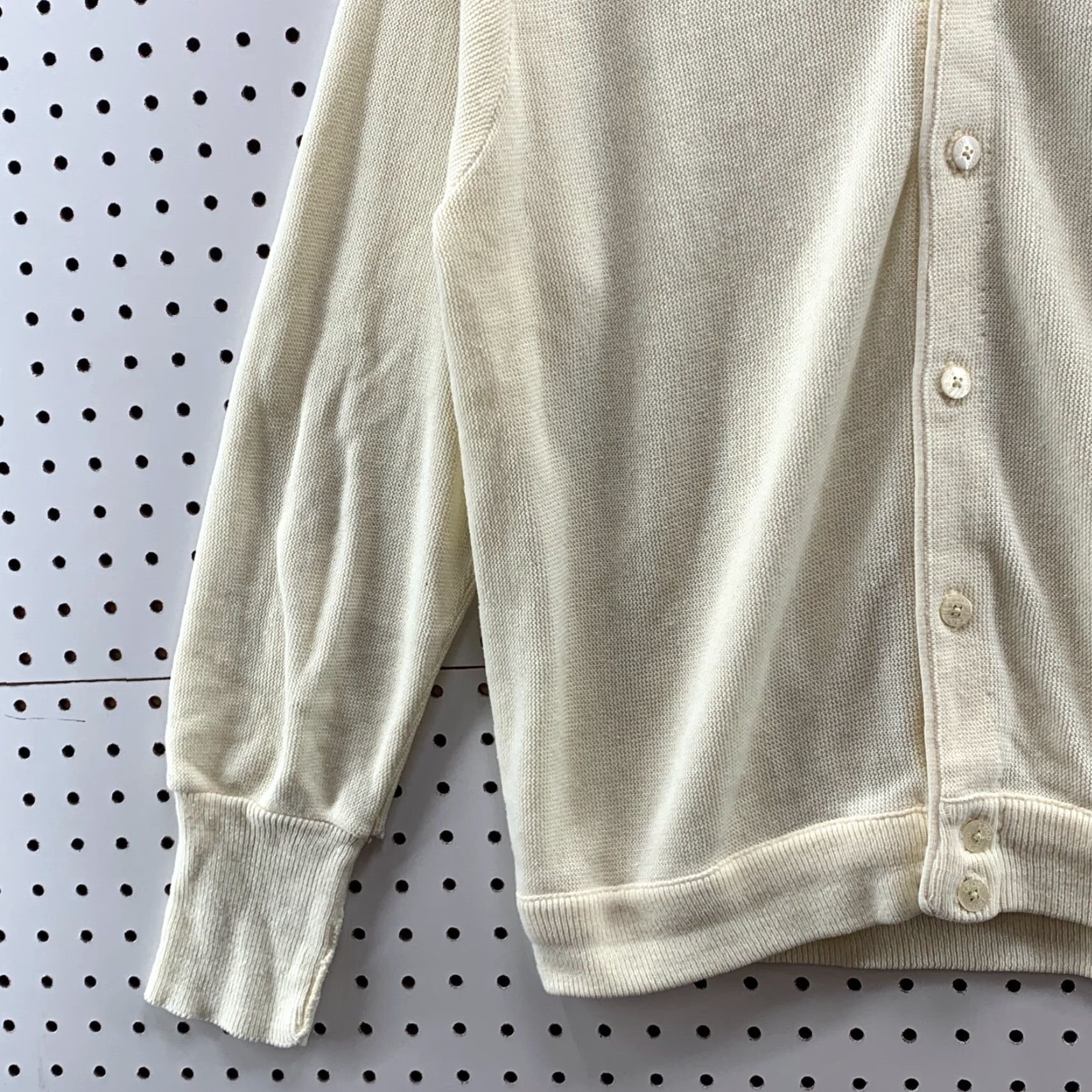 Izod VINTAGE IZOD Cardigan Shirt Men XL Beige 100% Acrylic Button Down 1980s VTG Mens Size US XL / EU 56 / 4 - 4 Thumbnail
