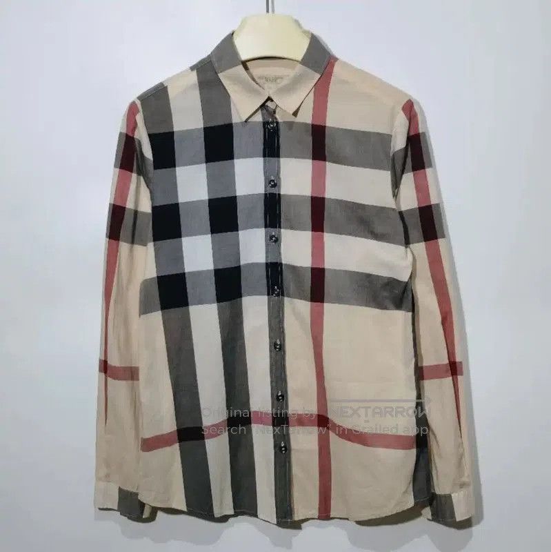 Burberry Burberry Khaki Check Cotton Women's Shirt. Size XS / US 0-2 / IT 36-38 - 1 Thumbnail
