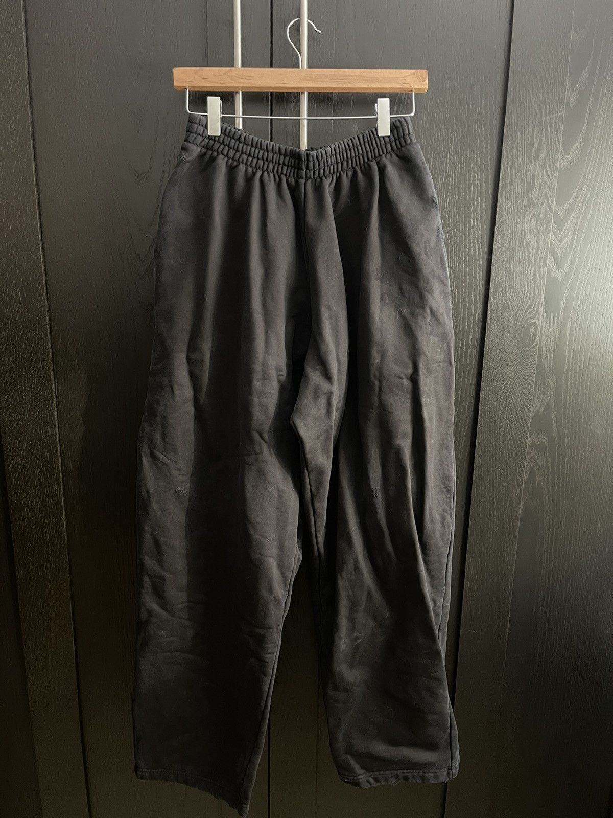 Balenciaga Balenciaga Sweatpants Size US 30 / EU 46 - 1 Thumbnail