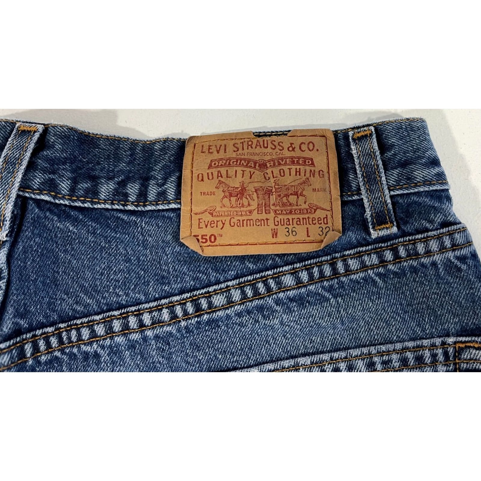 Levi's VINTAGE Levi's 550 Jeans Relaxed Denim Blue 90s Made in USA 36x32 Mens Jeans Distressed Size US 36 / EU 52 - 5 Thumbnail