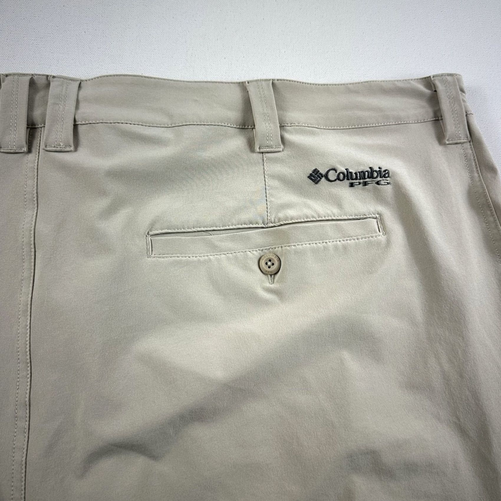 Vintage Columbia PFG Shorts Men’s 48 Beige Terminal Tackle Outdoor Hiking Cargo Holiday? Size US 32 / EU 48 - 6 Thumbnail