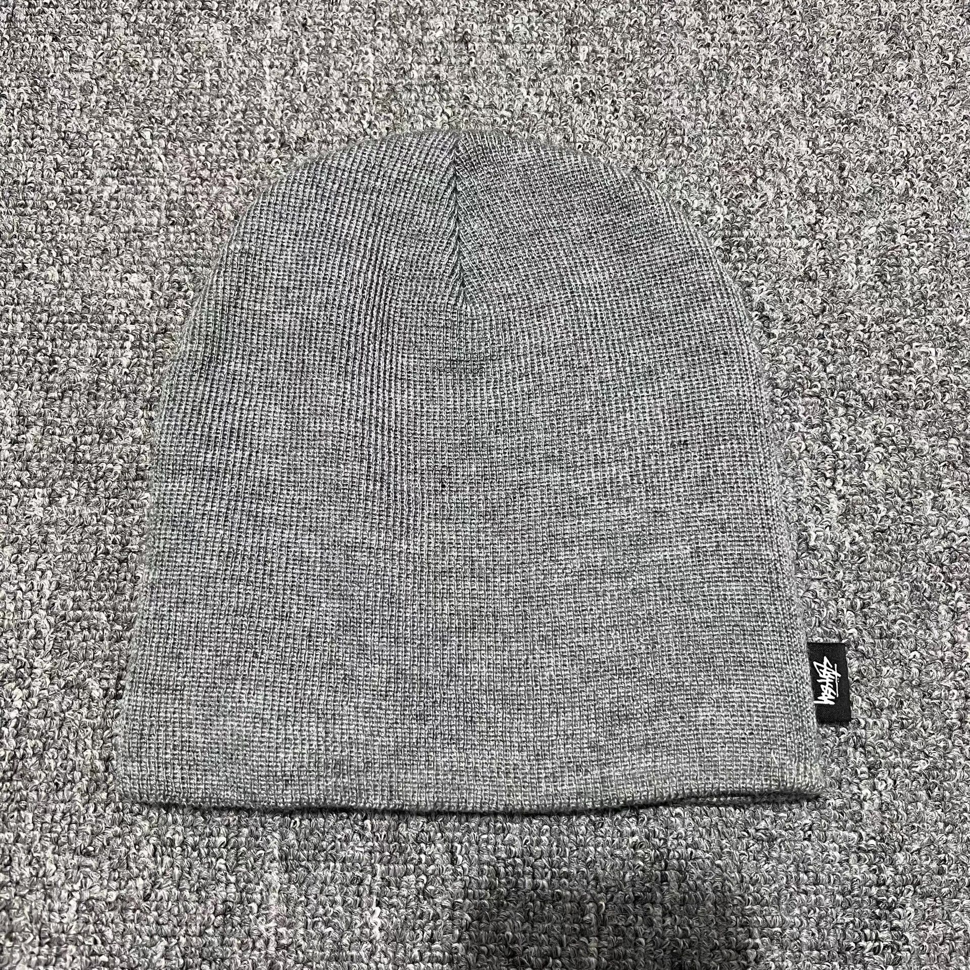 Stussy Stussy classic solid color small flag label knit beanie Q7 Size ONE SIZE - 9 Thumbnail
