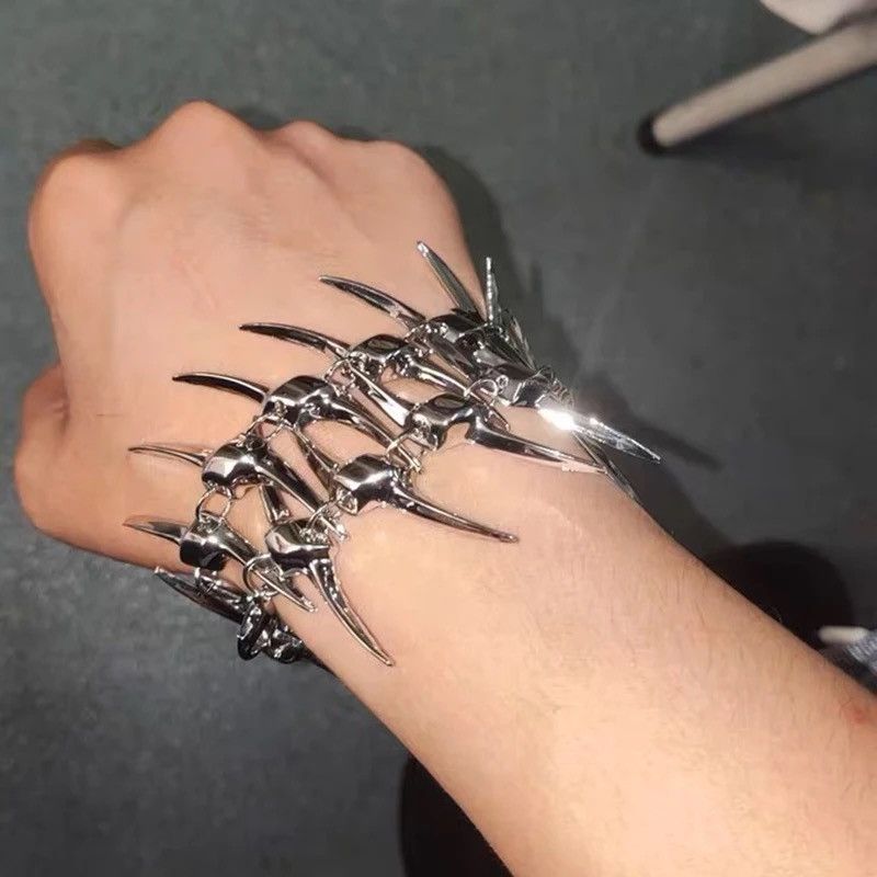 Jewelry × Vintage Cyberpunk Silver Thorny Spine Fishbone Bracelet Size ONE SIZE - 5 Thumbnail