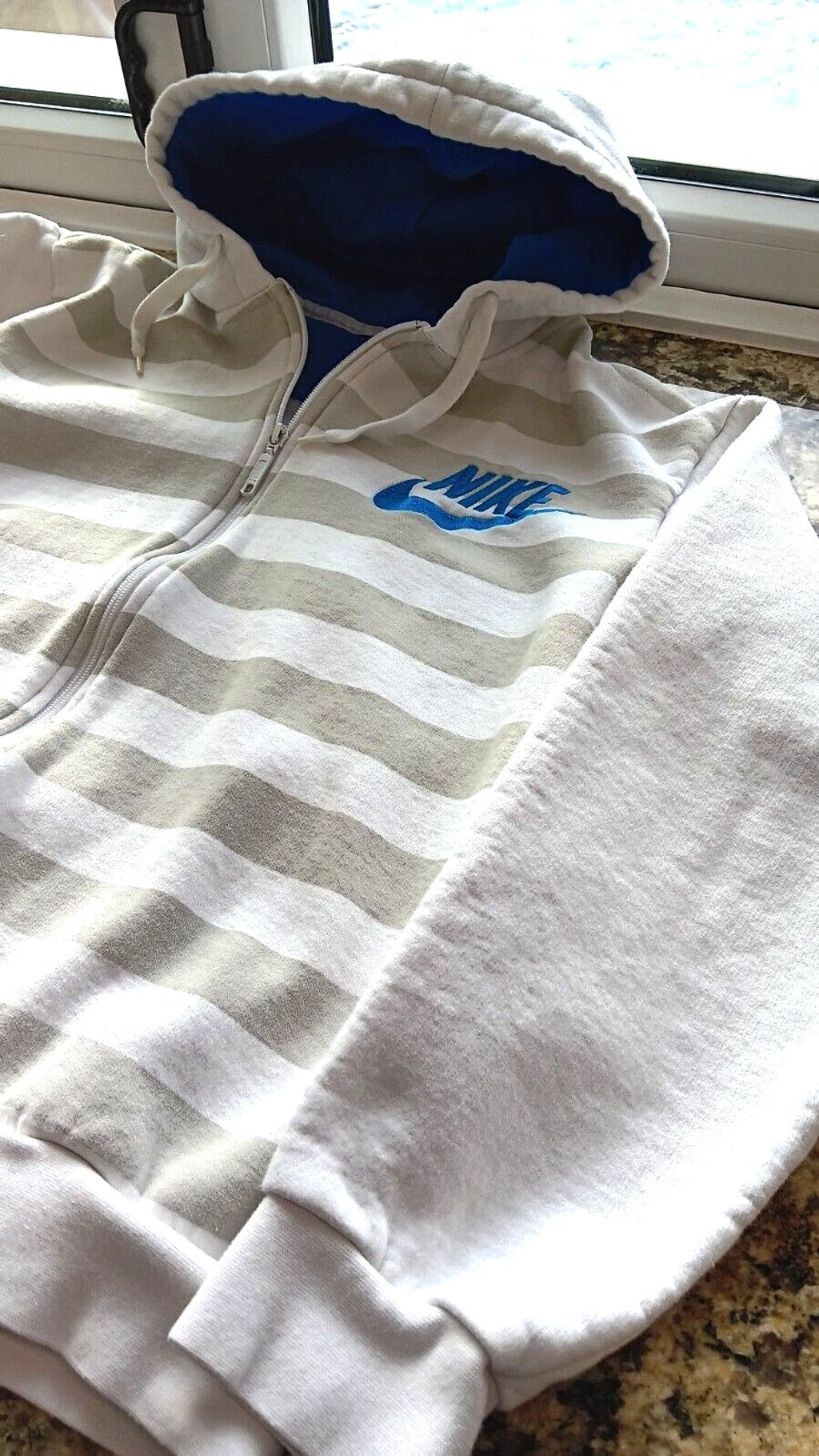 Nike 1990's Nike Made In Canada Zip Up Hoodie Sweater White Gray Size US M / EU 48-50 / 2 - 14 Thumbnail