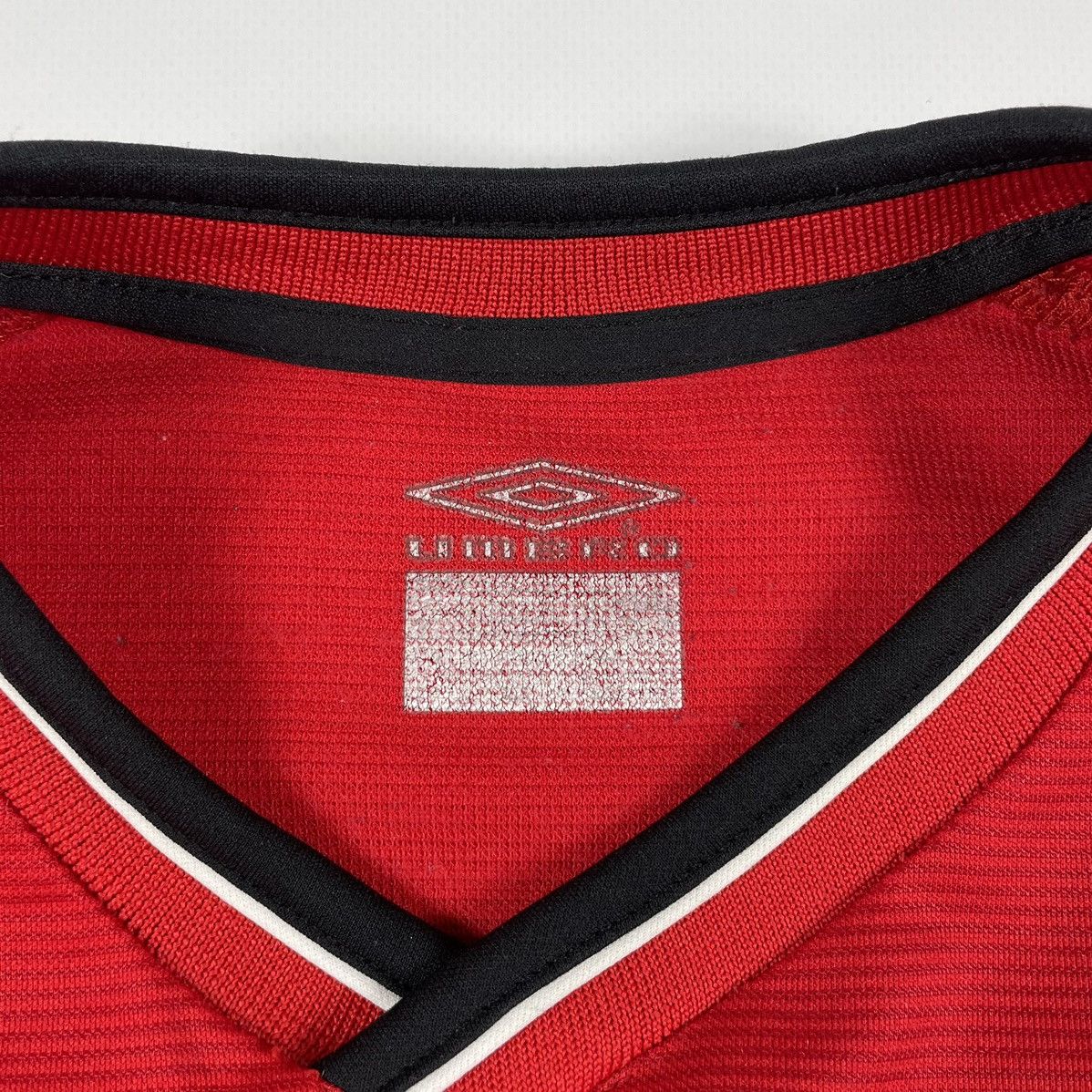 Umbro × Vintage Vintage Umbro Manchester United 2000/2002 Home Soccer Jersey Size US XL / EU 56 / 4 - 5 Thumbnail