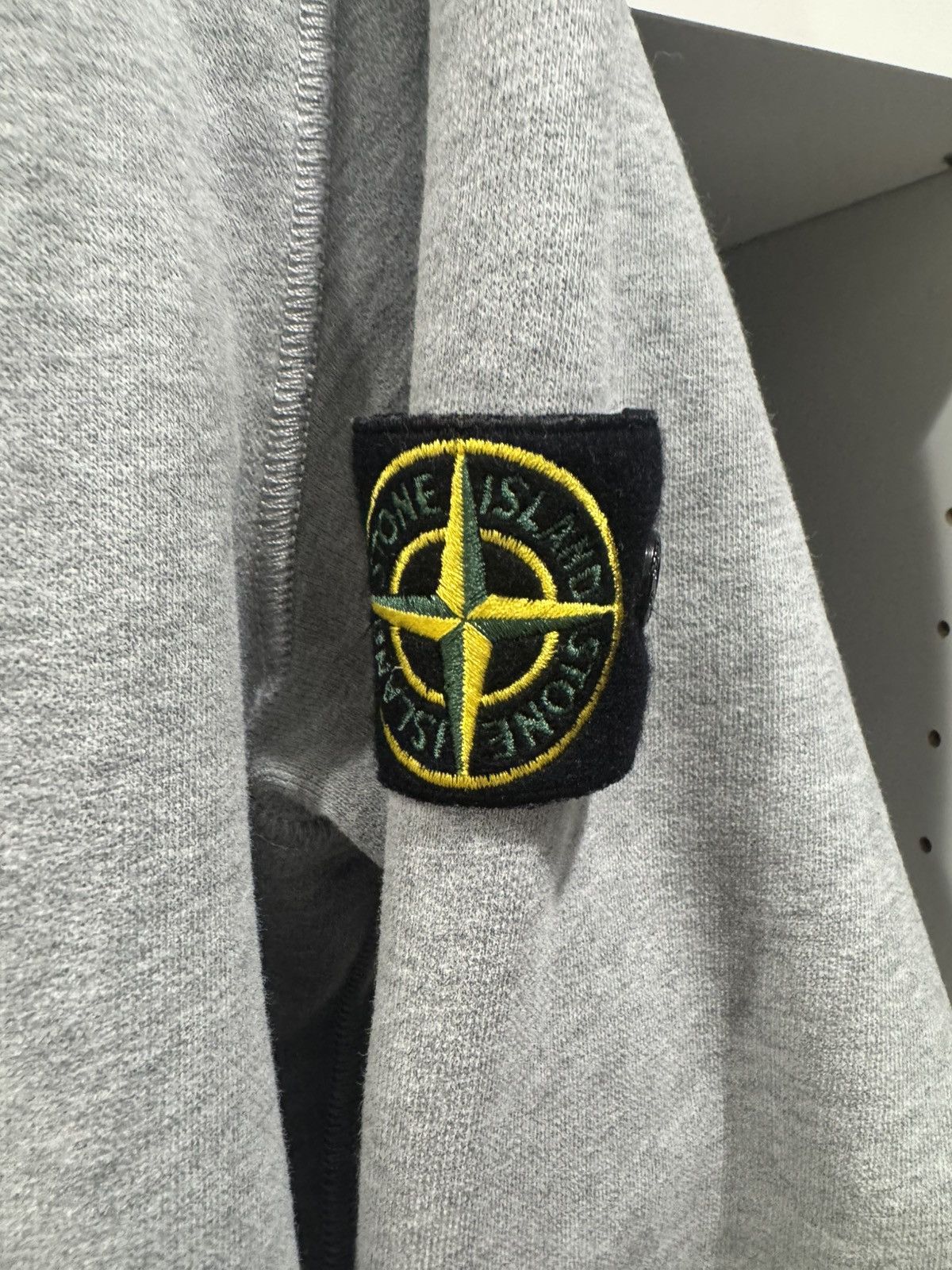 Stone Island Brand new Stone Island zip up Size US M / EU 48-50 / 2 - 2 Thumbnail