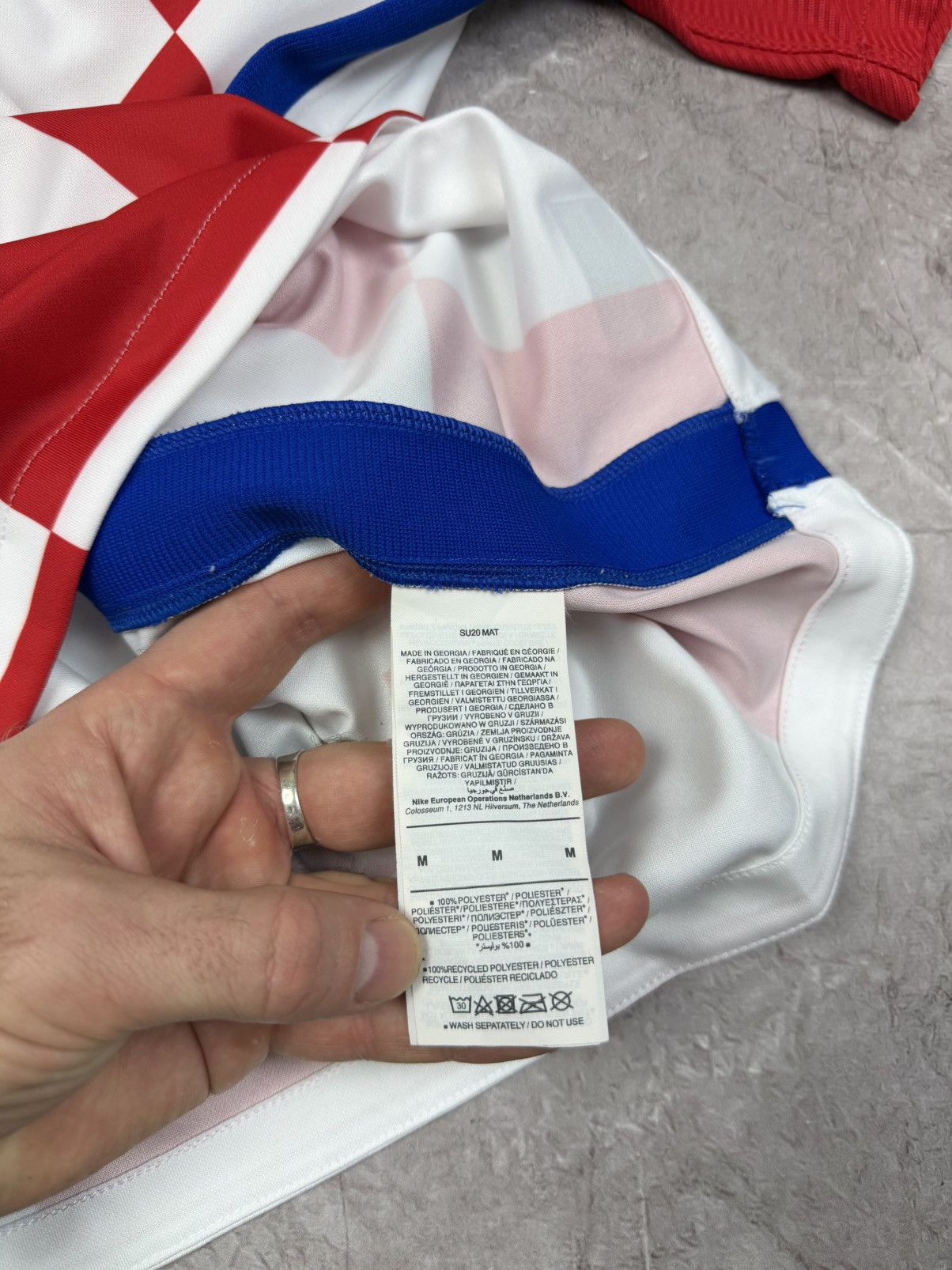 Nike Nike Croatia hns soccer jersey Size M Size US M / EU 48-50 / 2 - 8 Thumbnail