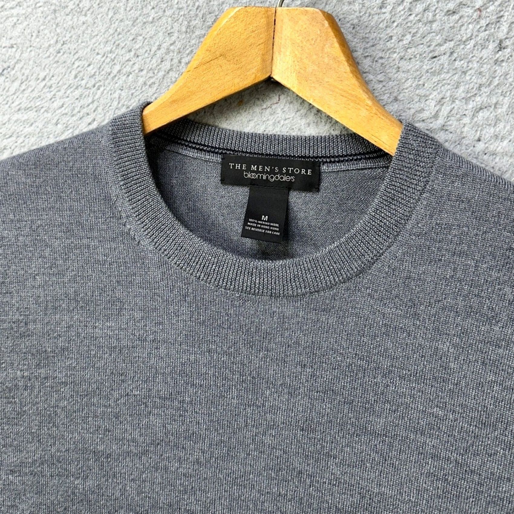 Bloomingdale's Bloomingdales Mens Crewneck Sweater Gray 100% Merino Wool Lightweight Knit Pullover M Adult Mens Casual Workwear Fall Winter Spring Size US M / EU 48-50 / 2 - 5 Thumbnail