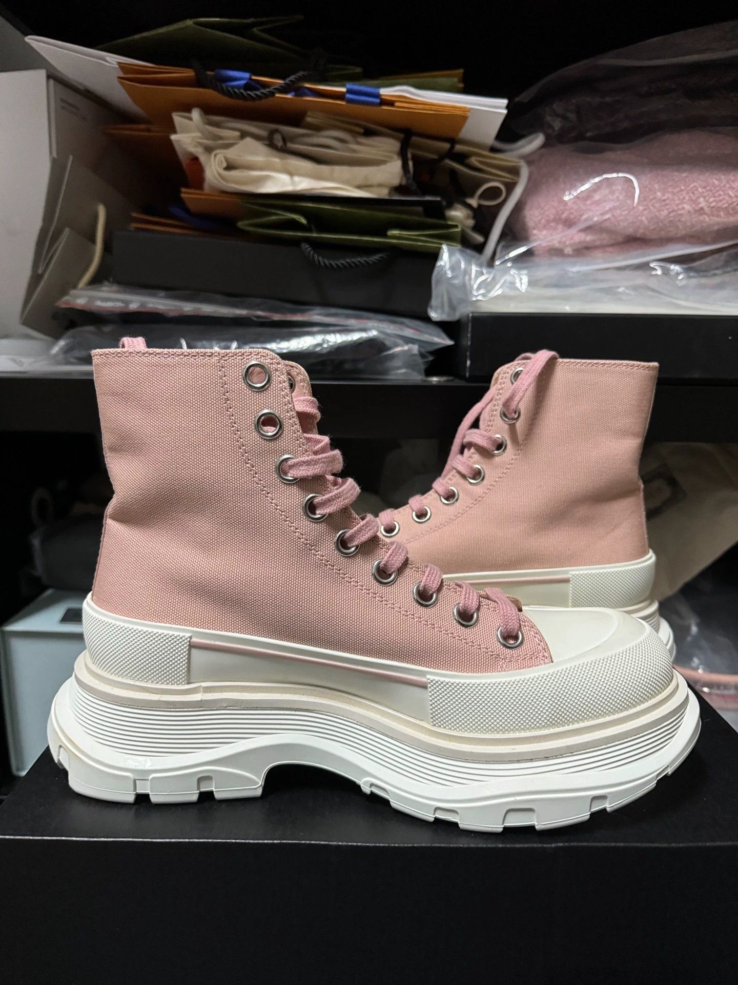 Alexander McQueen Alexander McQueen Tread Slick High-Top Pink 37 Boot Size US 6.5 / IT 36.5 - 5 Thumbnail