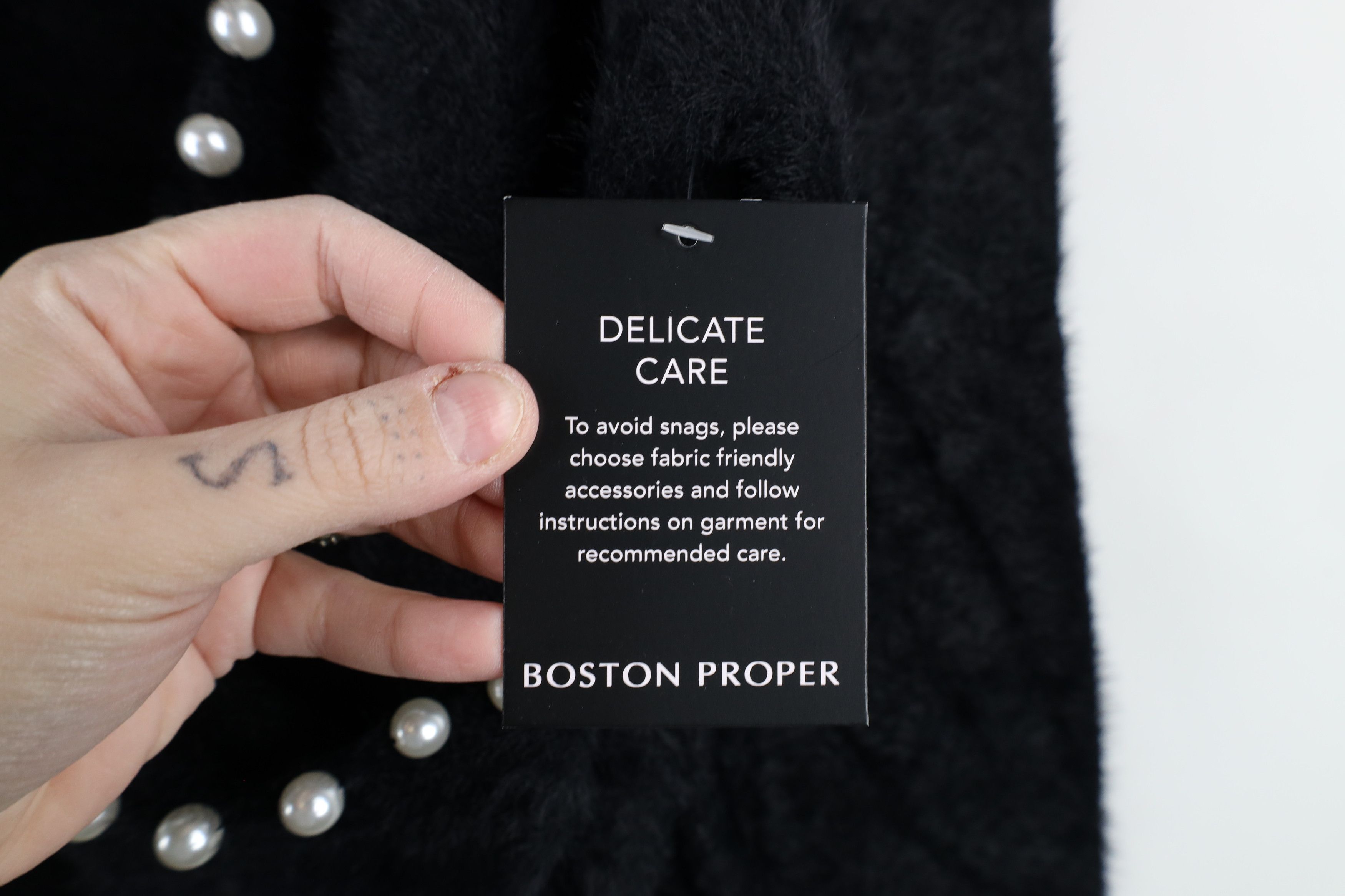 Boston Proper × Vintage New Boston Proper Soft Shaggy Fuzzy Knit Sweater Black Size L / US 10 / IT 46 - 4 Thumbnail