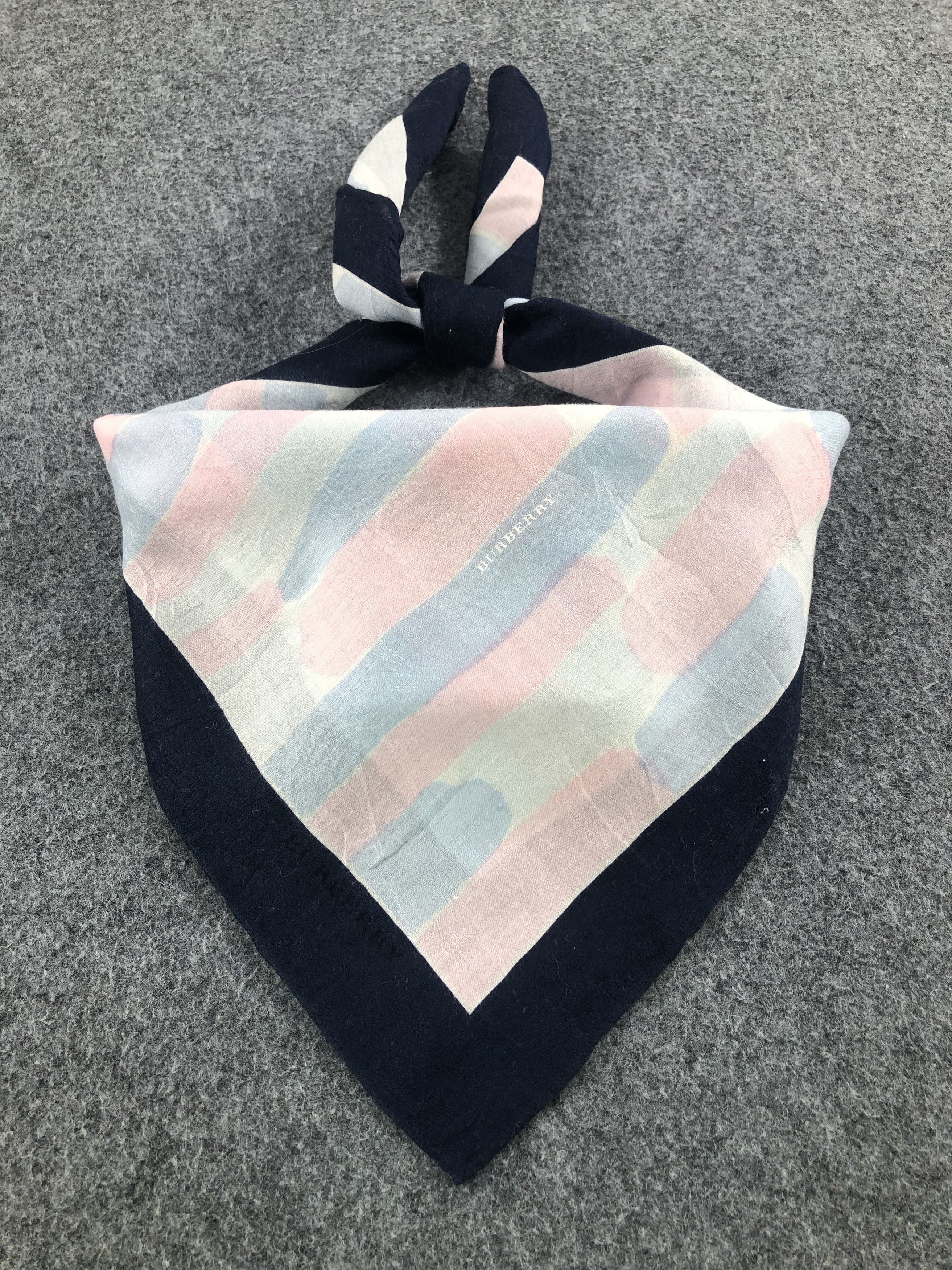 Burberry Burberry Handkerchief / Bandana / Neckerchief Size ONE SIZE - 1 Thumbnail