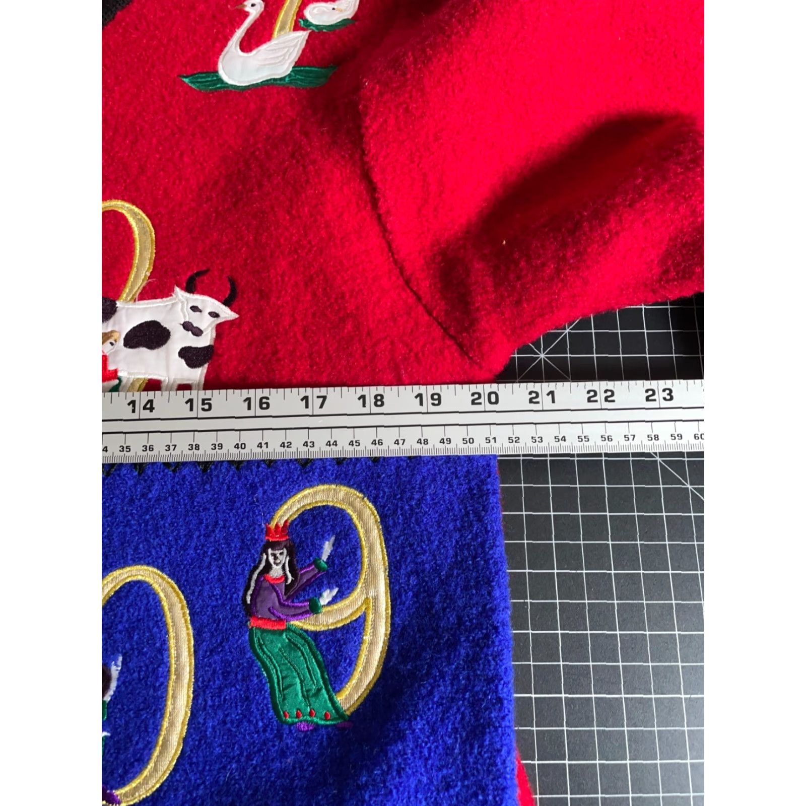 Vintage VINTAGE Tally Ho Sweater Cardigan Women’s Medium Red 12 Days of Christmas 90s Ugly Christmas Santa Crew Neck Long Sleeve Wool Knit Pattern Geometric Size M / US 6-8 / IT 42-44 - 5 Thumbnail