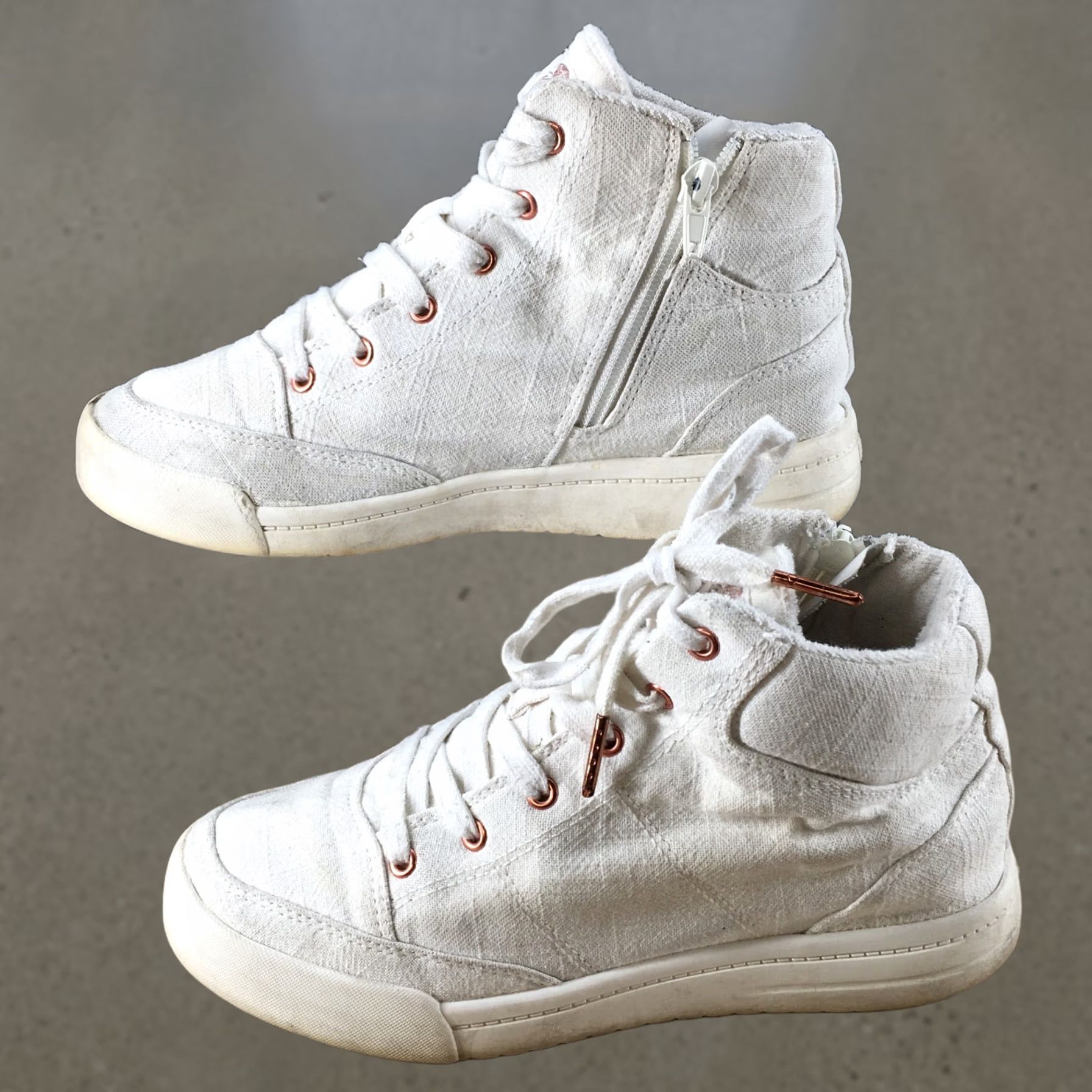Vintage ROXY Surf Shoes Womens 8 High Top Wedge Sneakers White Fabric Lace Up Side Zip Sneaker Casual Shoes Womens Shoes Size M / US 6-8 / IT 42-44 - 1 Thumbnail