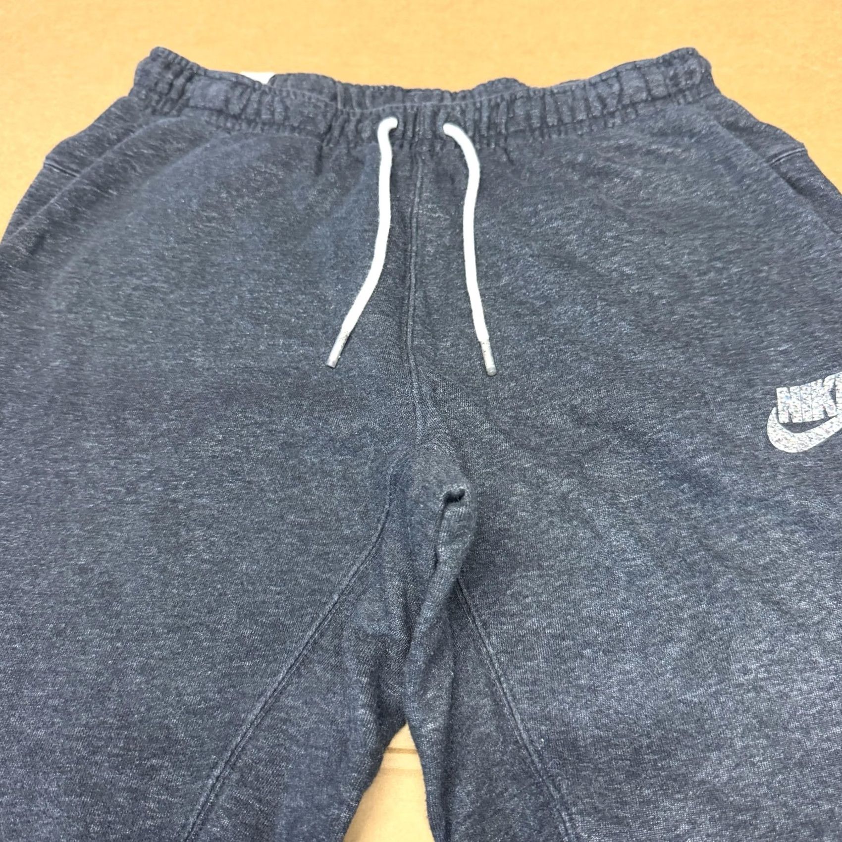 Nike Nike Sweatpants Mens M Gray Fleece Jogger with Swoosh Logo Athletic Drawstring Pockets Slim Tapered 29in Inseam Size US 31 - 2 Thumbnail