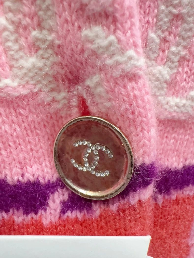 Chanel Chanel 23B early autumn full logo long-sleeved cardigan 250 Size XS / US 0-2 / IT 36-38 - 4 Thumbnail