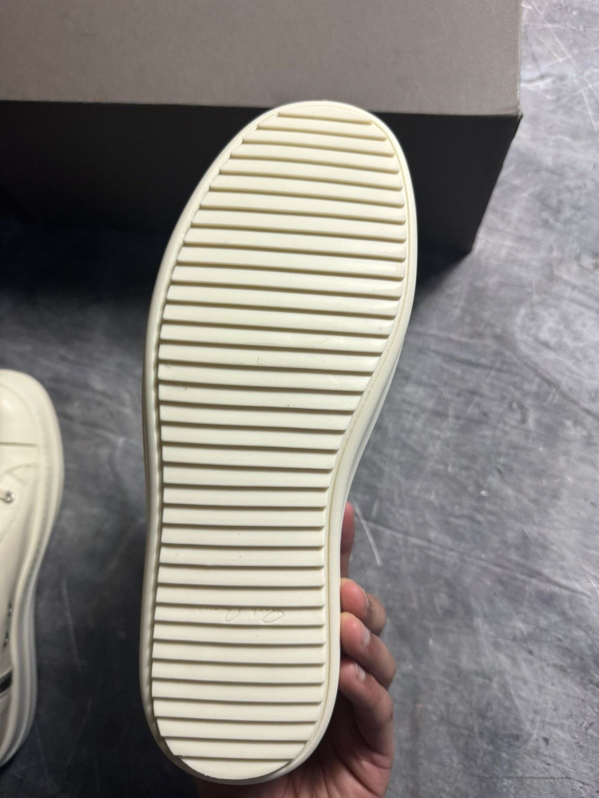 Rick Owens Rick Owens High Top Sneakers in Pearl/Milk Size US 8 / EU 41 - 8 Thumbnail