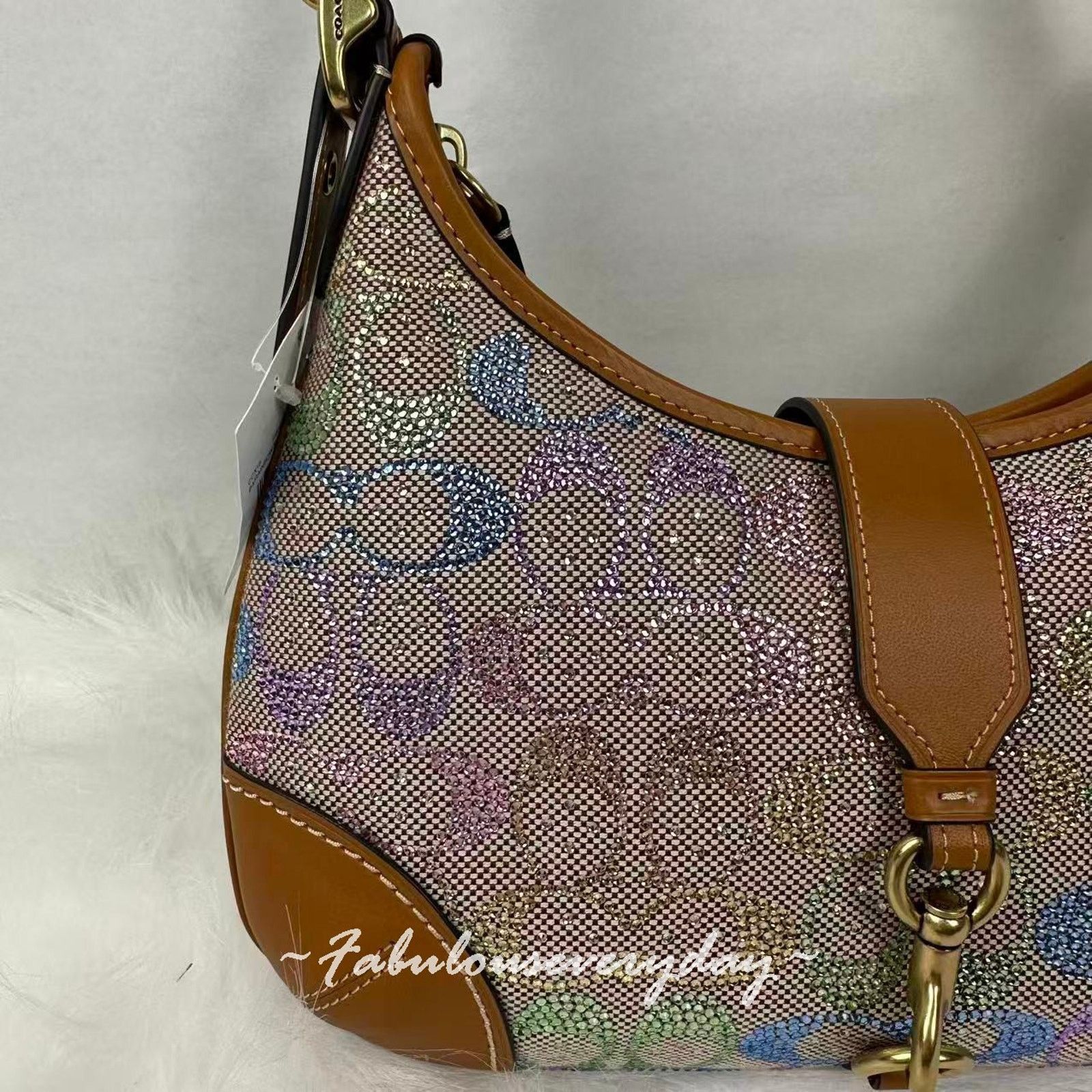 Coach Coach Hamptons HobO Shoulder Crystal Sig Jacquard Rainbow Size ONE SIZE - 7 Thumbnail