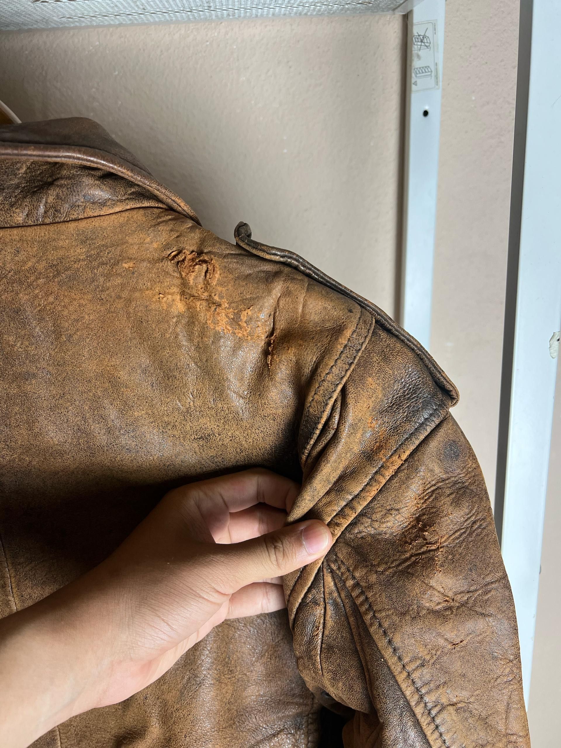 Vintage Vintage Disstrassed Sub Urban Tokyo Leather Flight Jacket Size US S / EU 44-46 / 1 - 11 Thumbnail