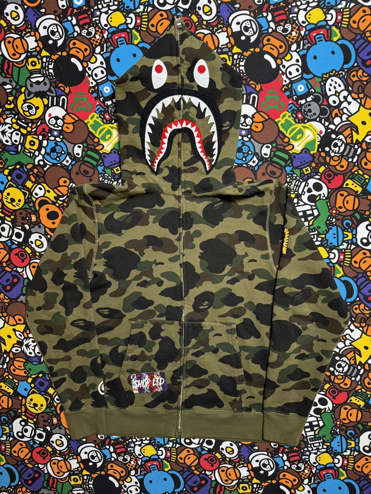 Bape A Bathing Ape Green Camo Shark Hoodie Size US L / EU 52-54 / 3 - 1 Thumbnail