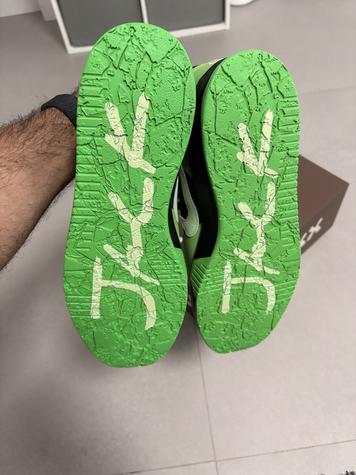 Nike × Travis Scott Travis Scott Green Spark Size US 11 / EU 44 - 3 Thumbnail