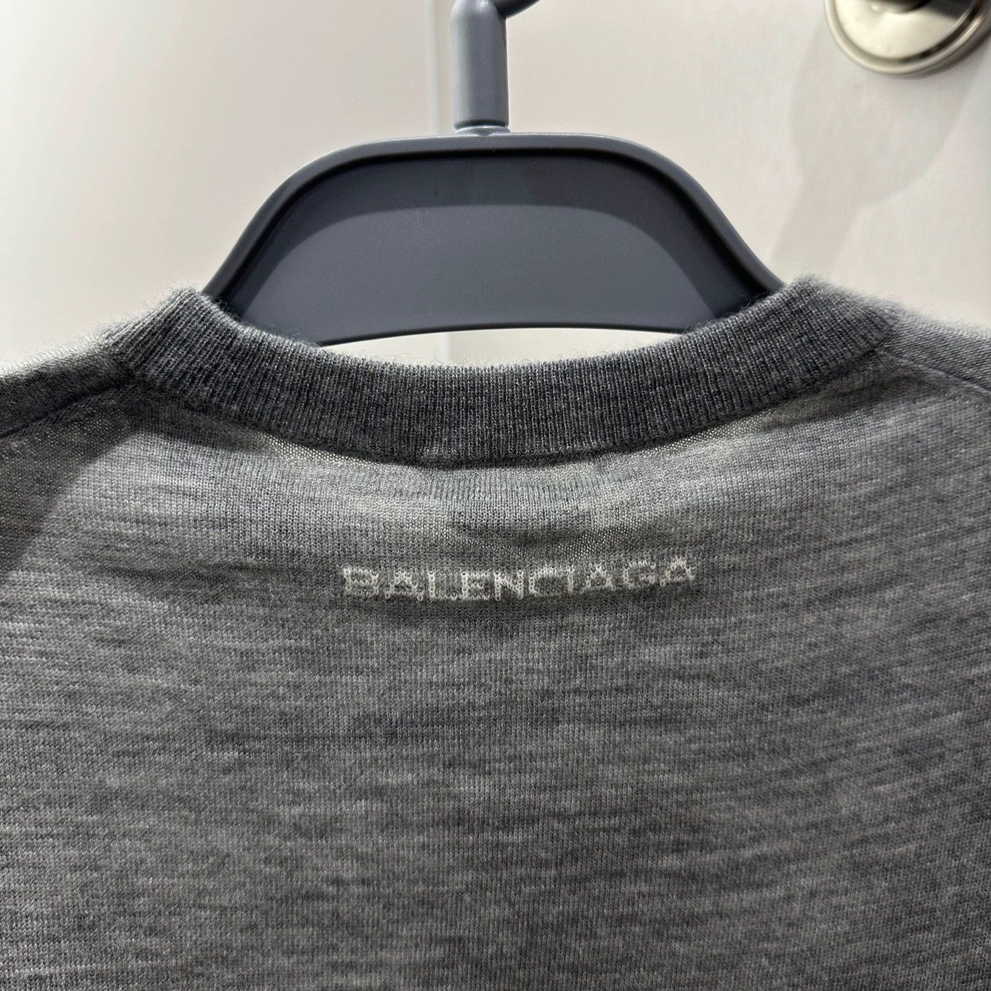 Balenciaga Balenciaga Cashmere Logo Knit Tee Size 36 Unworn Size XS / US 0-2 / IT 36-38 - 6 Thumbnail