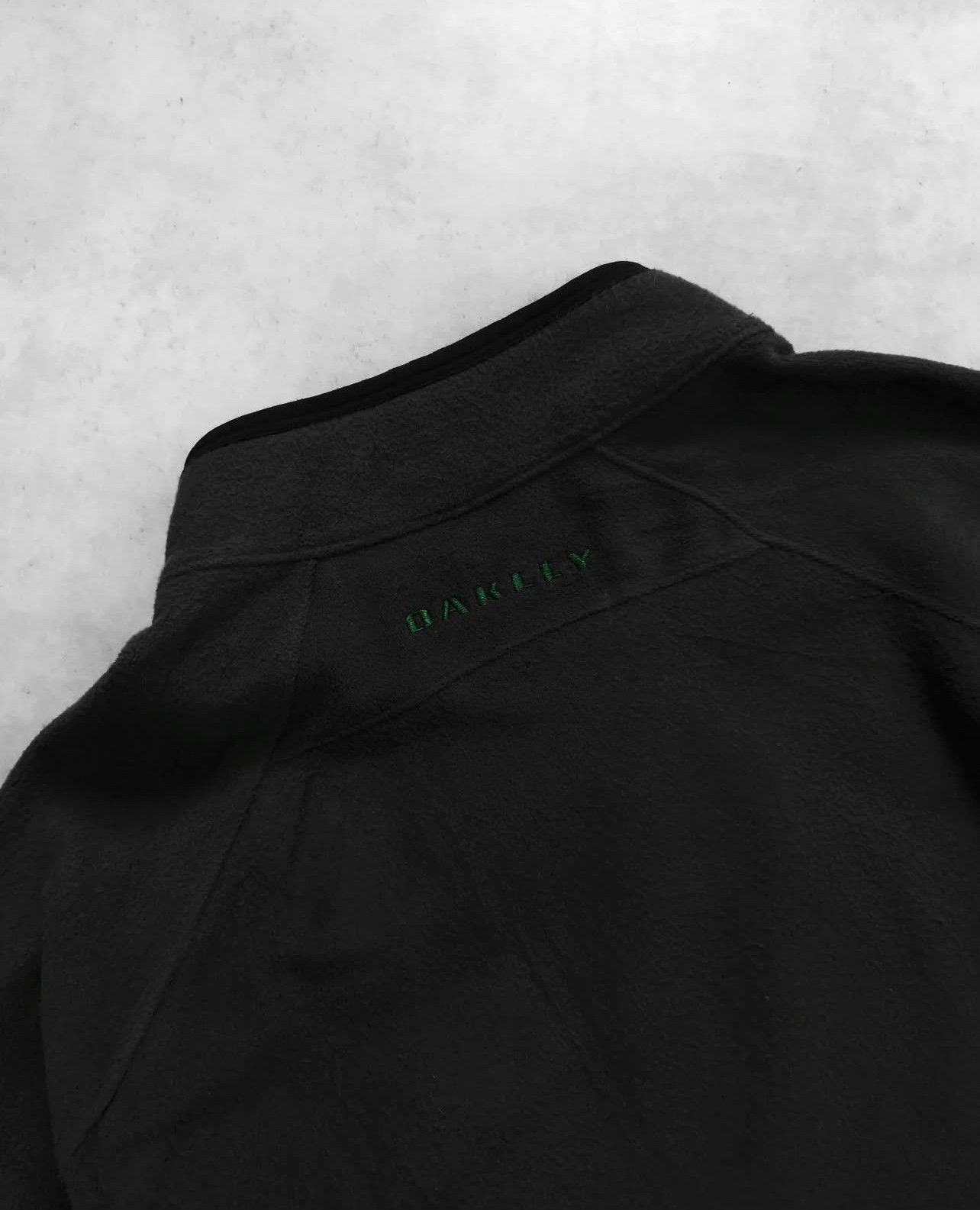 Oakley × Vintage Early 2000s Oakley Quarter Zip Fleece Pullover. Size US XL / EU 56 / 4 - 5 Thumbnail