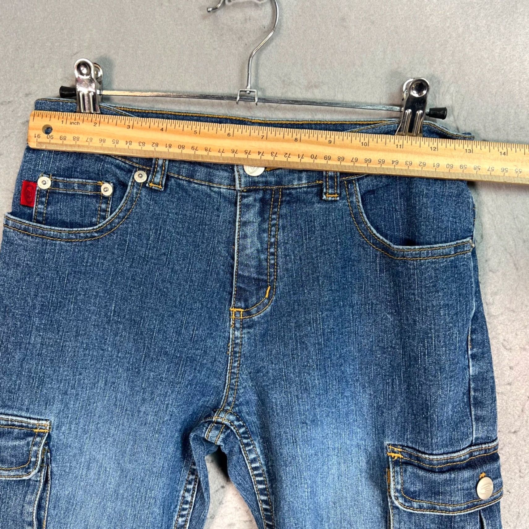 Vintage VINTAGE Let Me B Jeans Women 12 Blue Cargo Pocket Button Details Flared Pockets Denim Inseam 27" Cotton Blend Mid Rise Summer Spring Womens Size 34" / US 12 / IT 48 - 4 Thumbnail