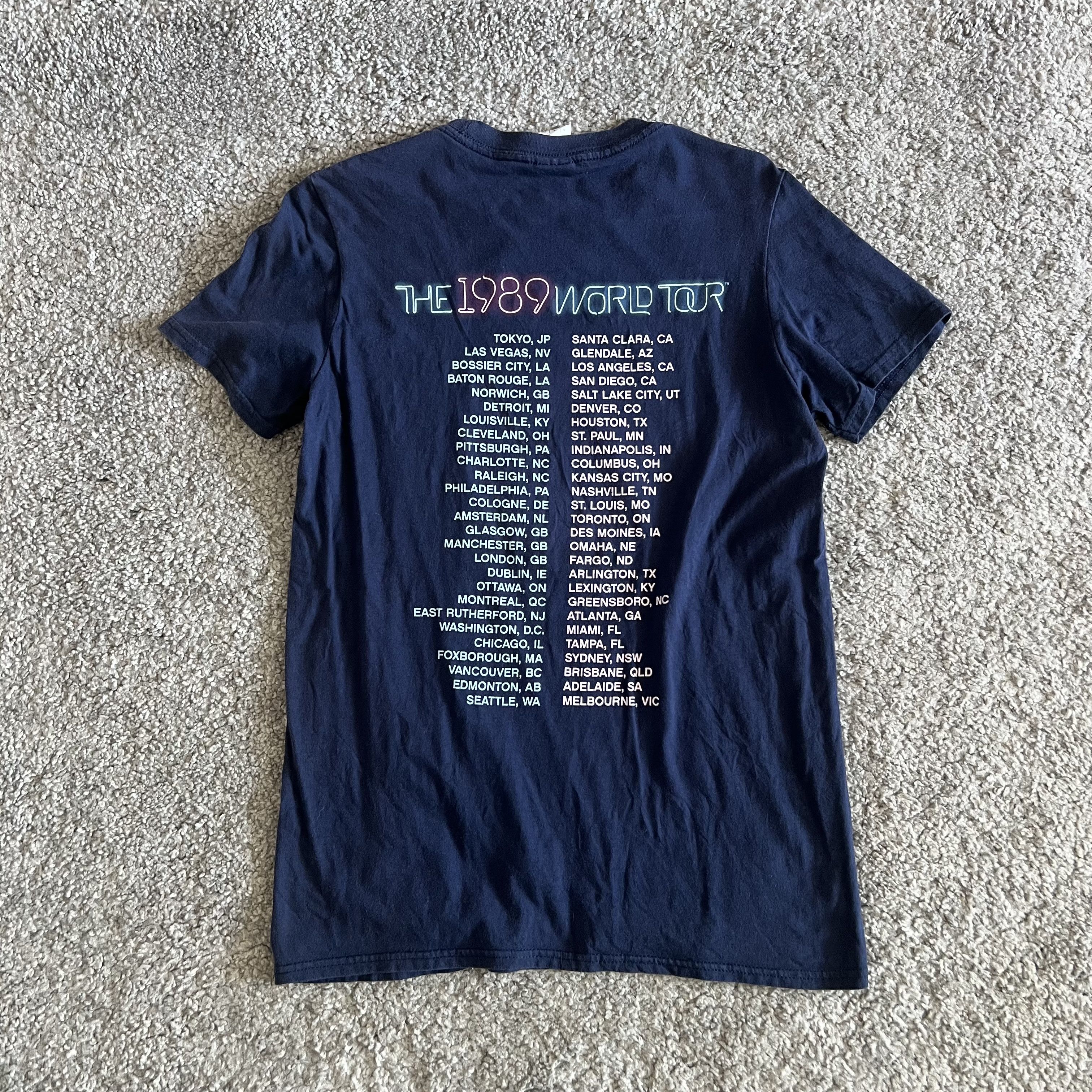 Band Tees Taylor Swift 1989 World Tour T-Shirt Pop Tee Merch Size US S / EU 44-46 / 1 - 4 Thumbnail