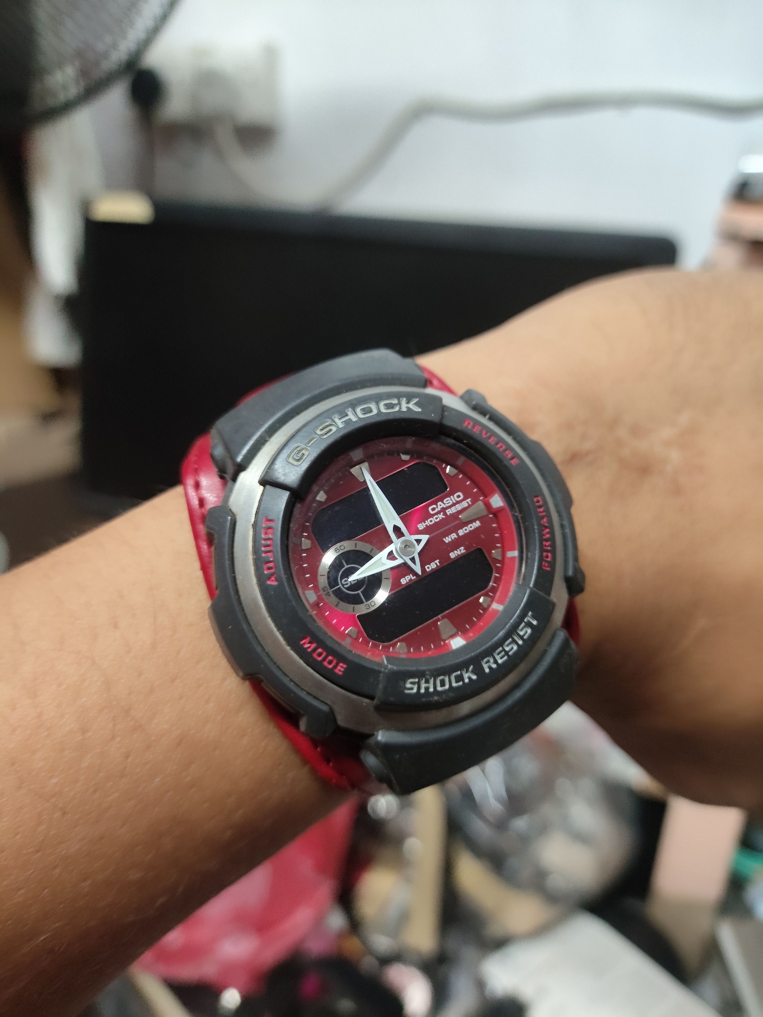 G Shock G SHOCK ORIGINAL VINTAGE RED MONSTER (NEED SERVICE) Size ONE SIZE - 2 Thumbnail