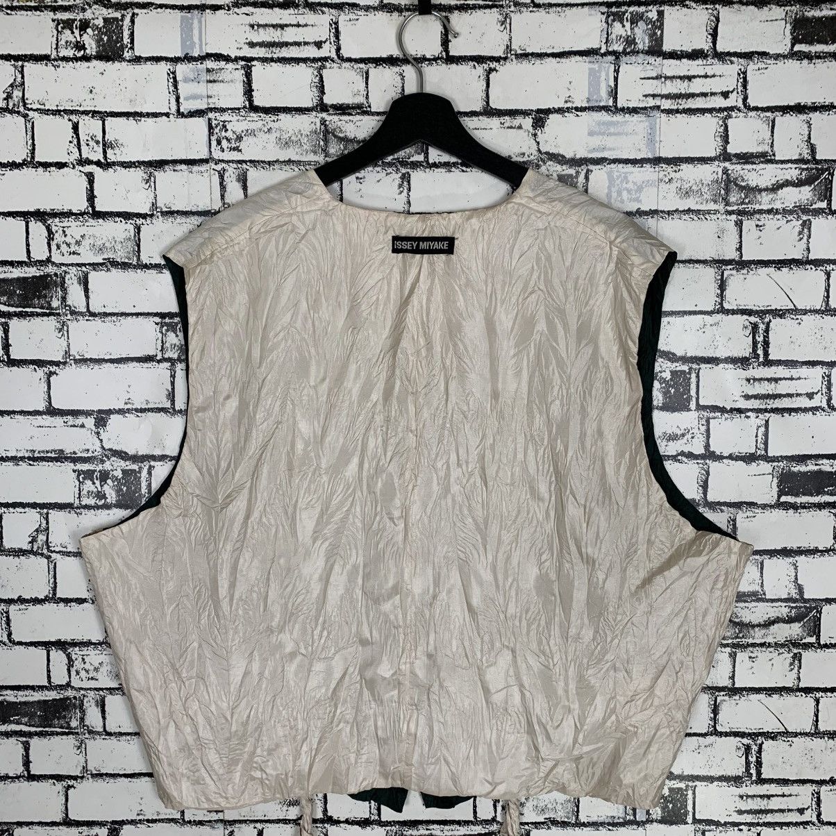 Designer × Issey Miyake × Vintage Issey Miyake Reversible Nylon Vest Size US M / EU 48-50 / 2 - 5 Thumbnail